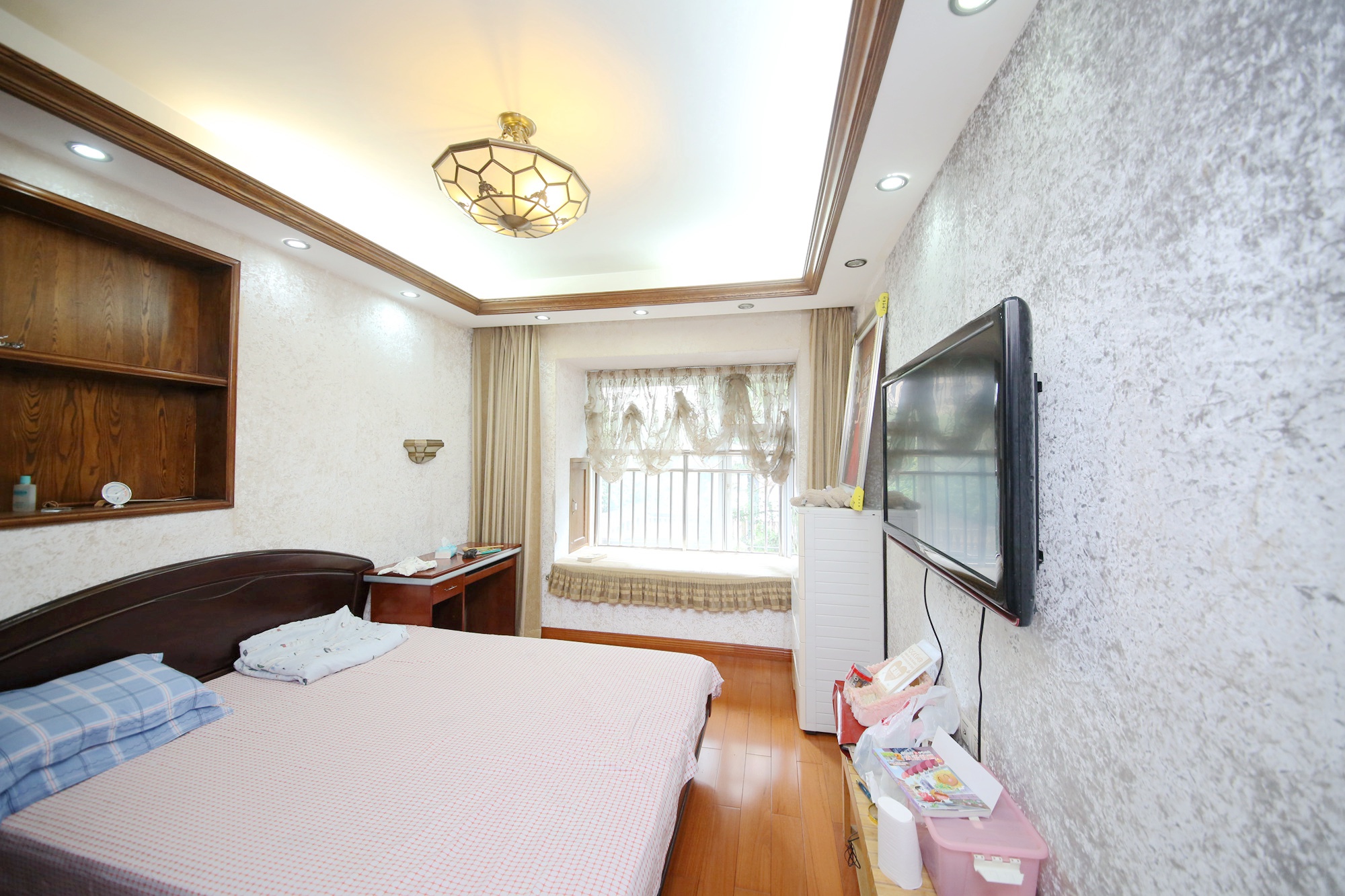 万象新天  4室2厅2卫   185.00万其他
