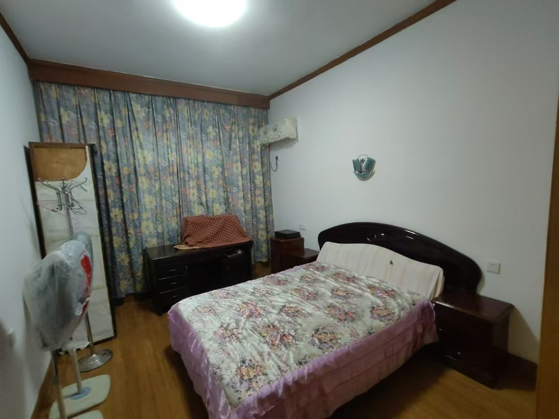 锦龙小区  4室2厅2卫   68.00万室内图