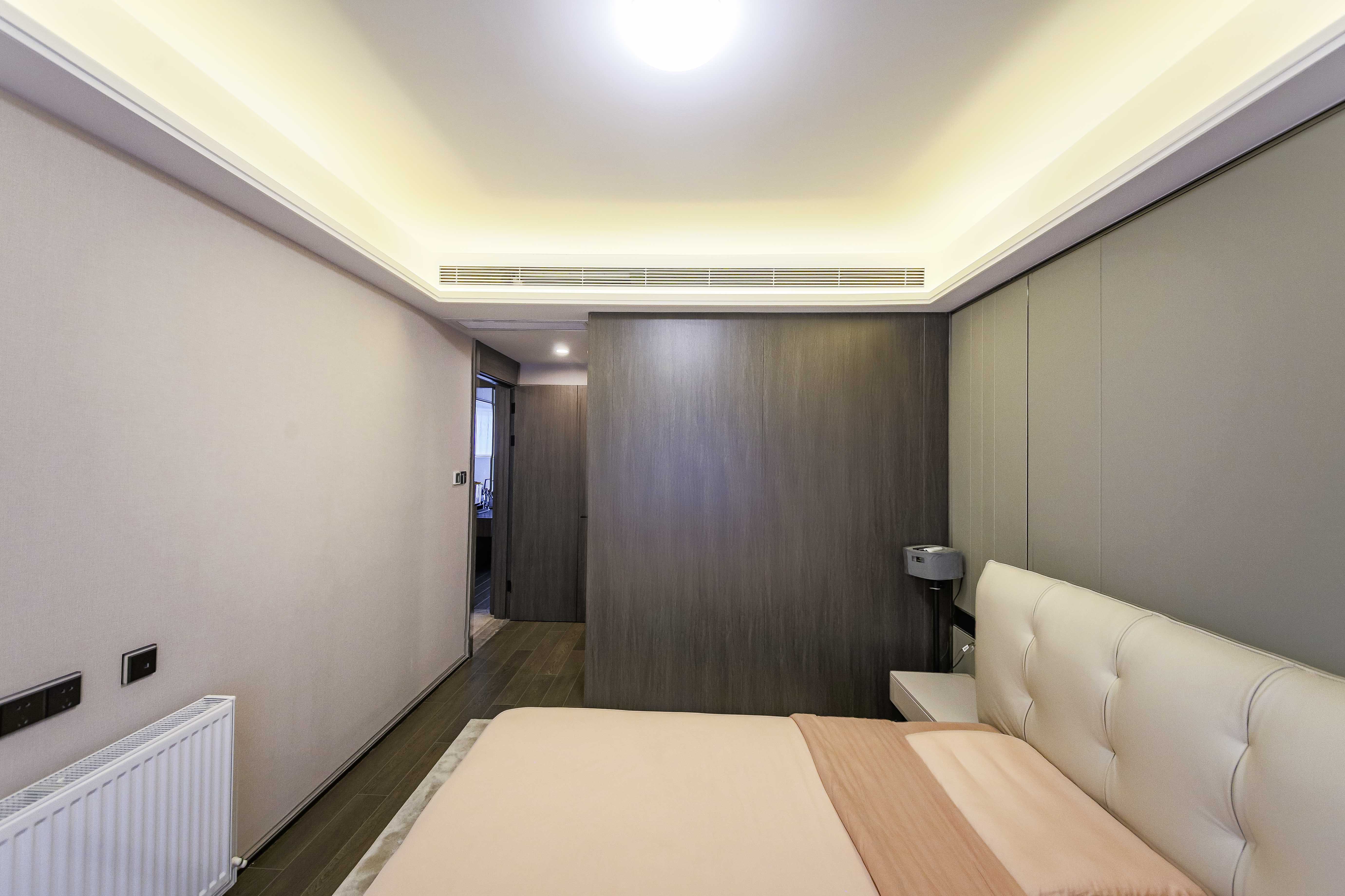 印湘江二（印江雅居）  4室2厅2卫   290.00万卧室