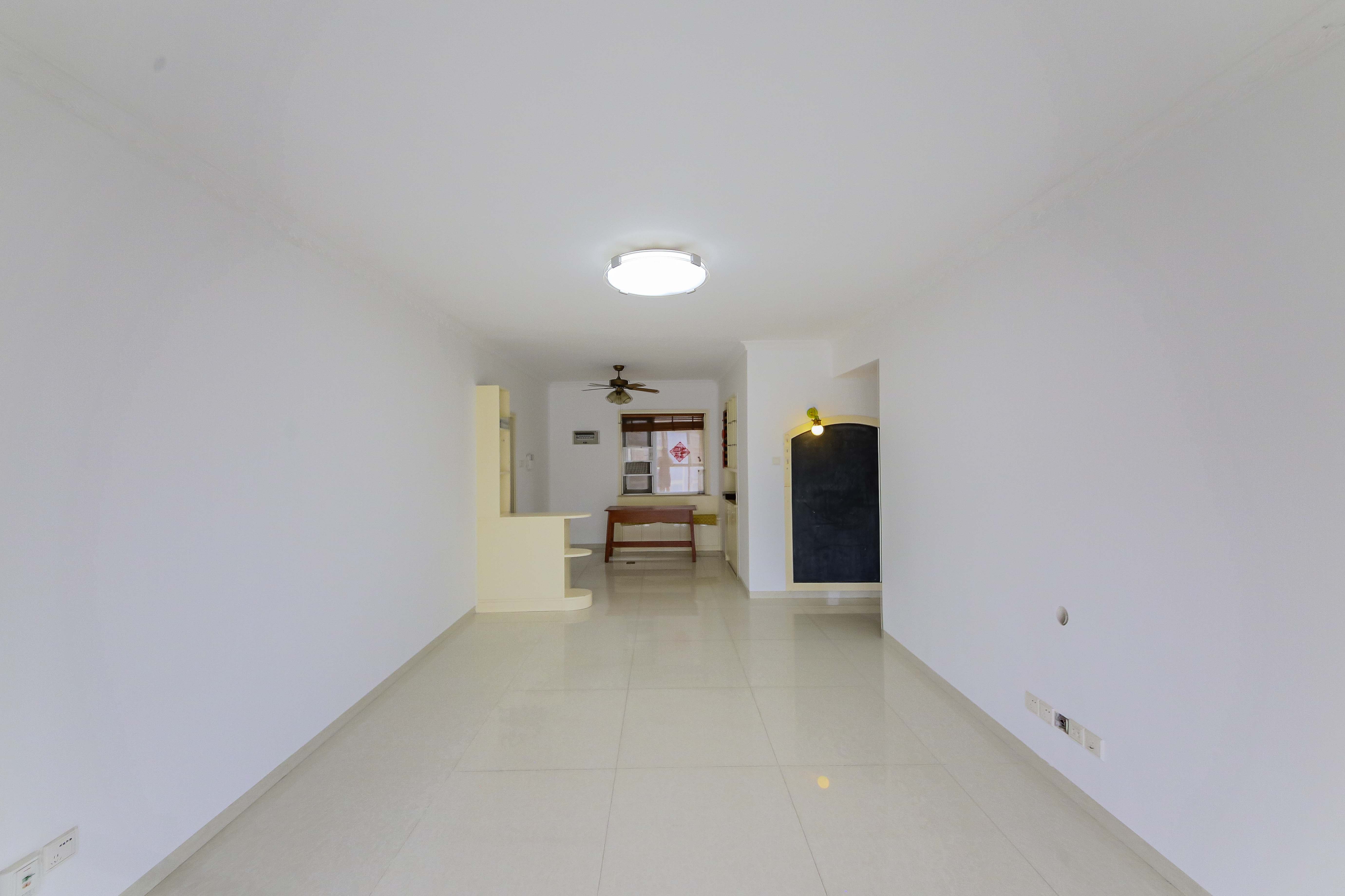 长城雅苑  3室2厅2卫    115.0万 长城雅苑  3室2厅2卫    115.0万客厅