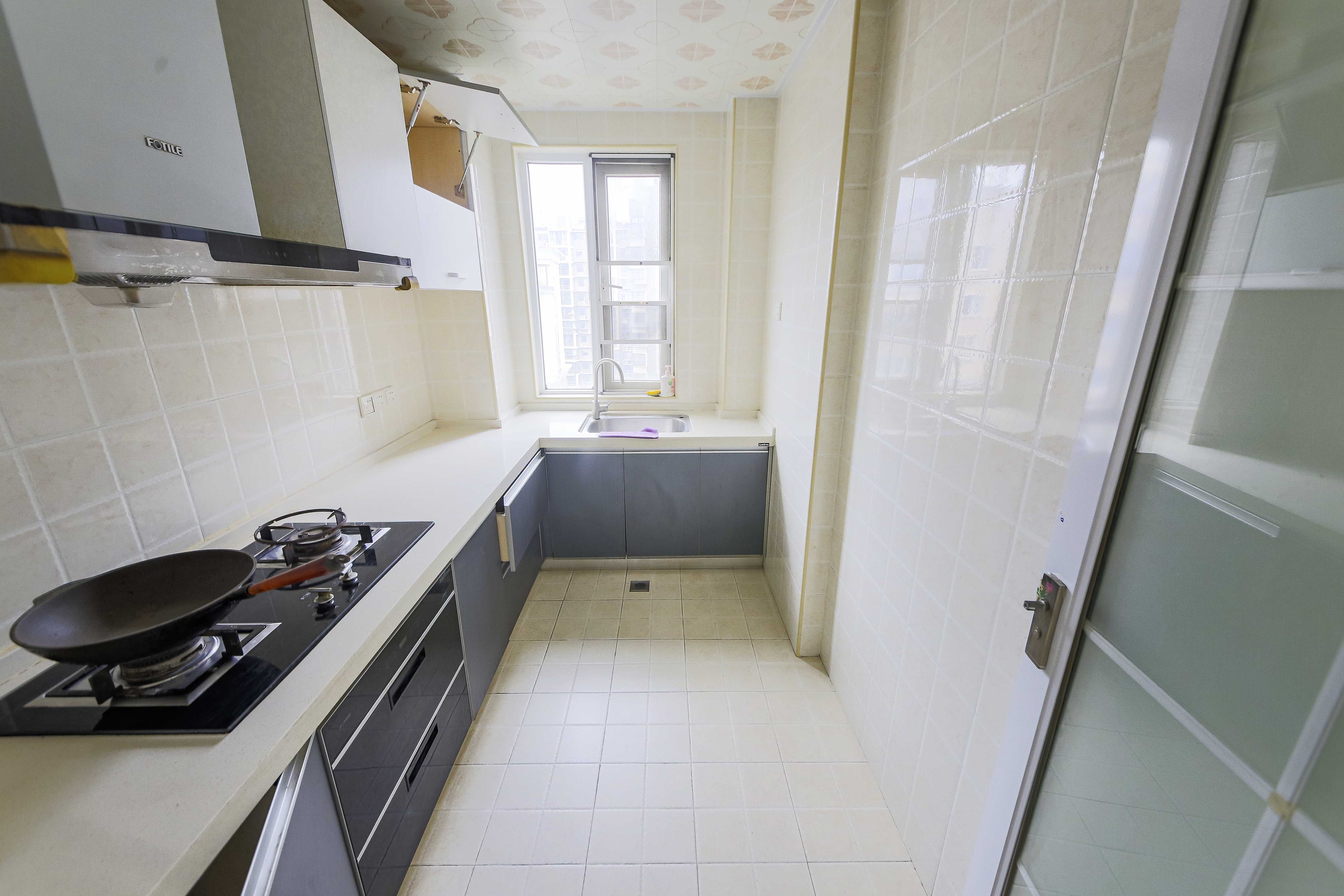 长城雅苑  3室2厅2卫    115.0万 长城雅苑  3室2厅2卫    115.0万厨房