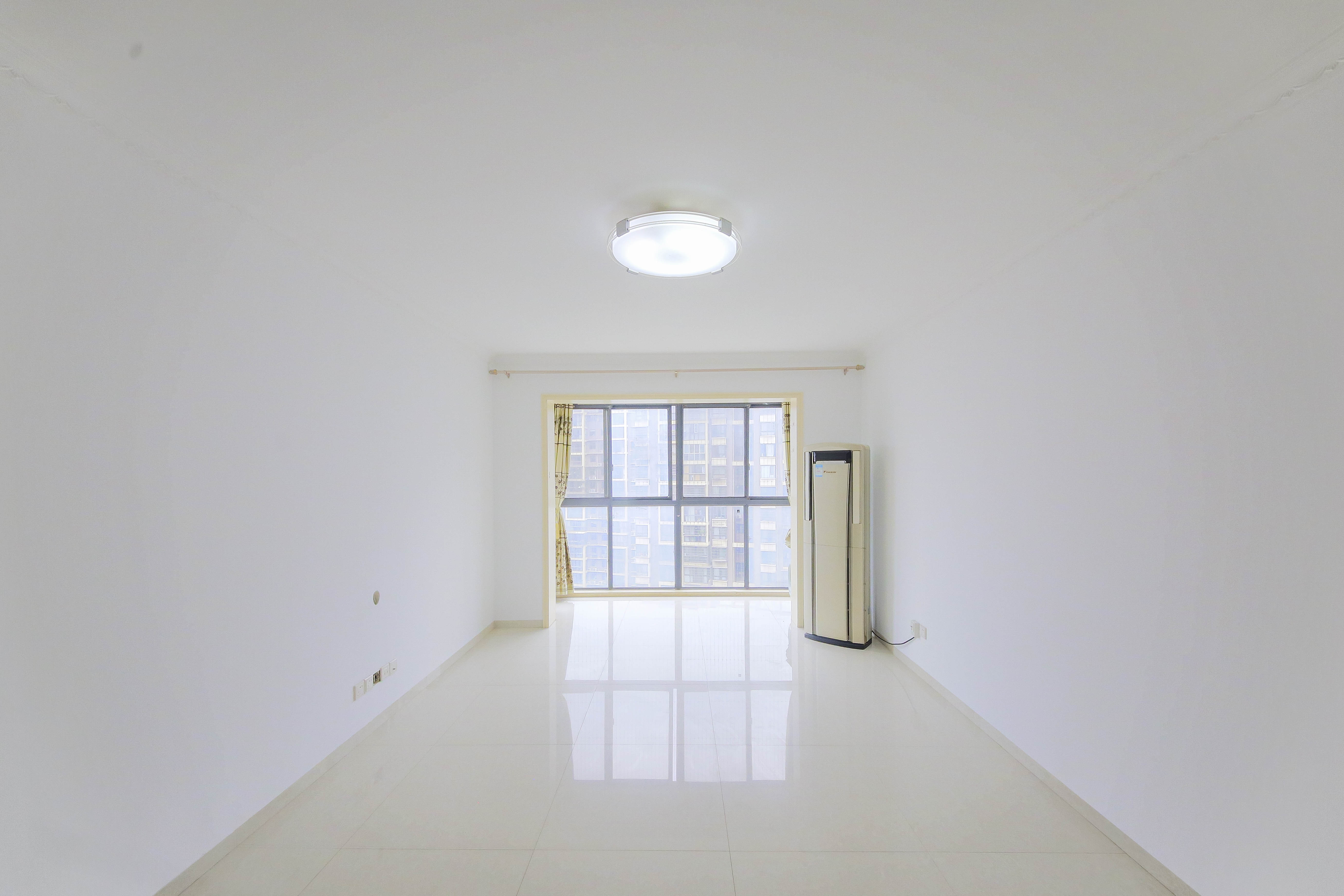 长城雅苑  3室2厅2卫    115.0万 长城雅苑  3室2厅2卫    115.0万客厅