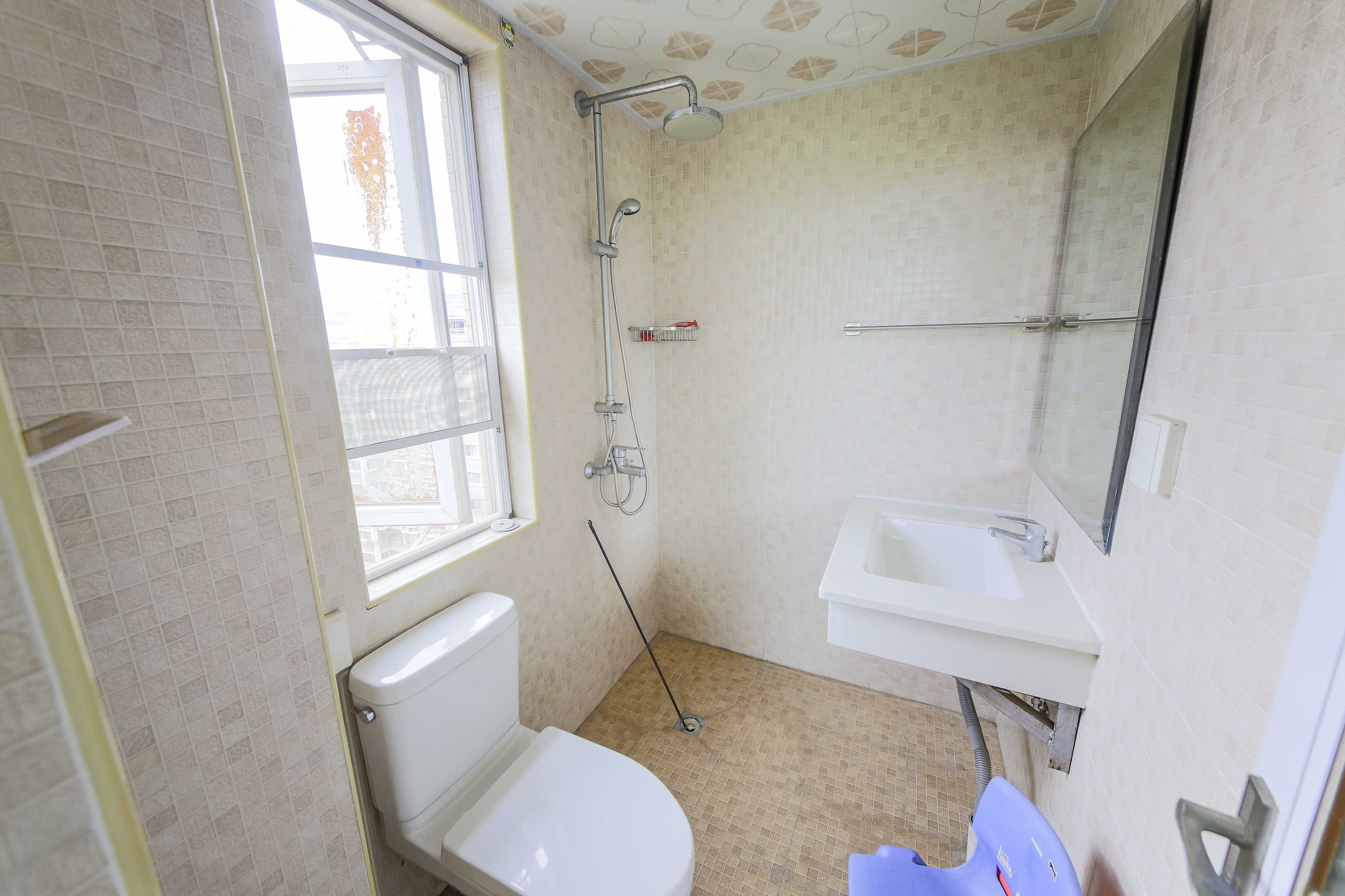 长城雅苑  3室2厅2卫    115.0万 长城雅苑  3室2厅2卫    115.0万卫生间