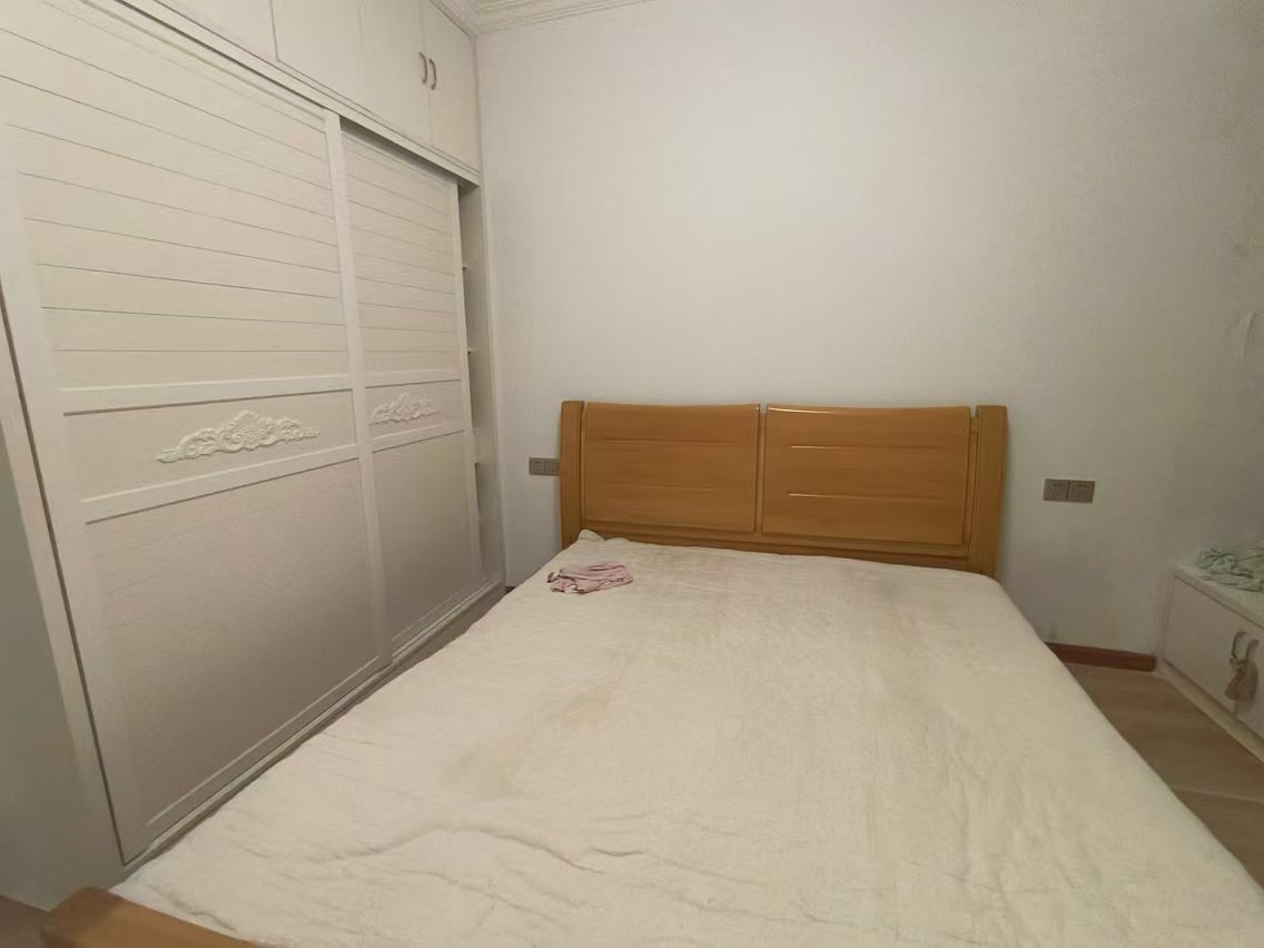 庐山春天早安华晨  4室2厅2卫    87.0万 庐山春天早安华晨  4室2厅2卫    87.0万室内图