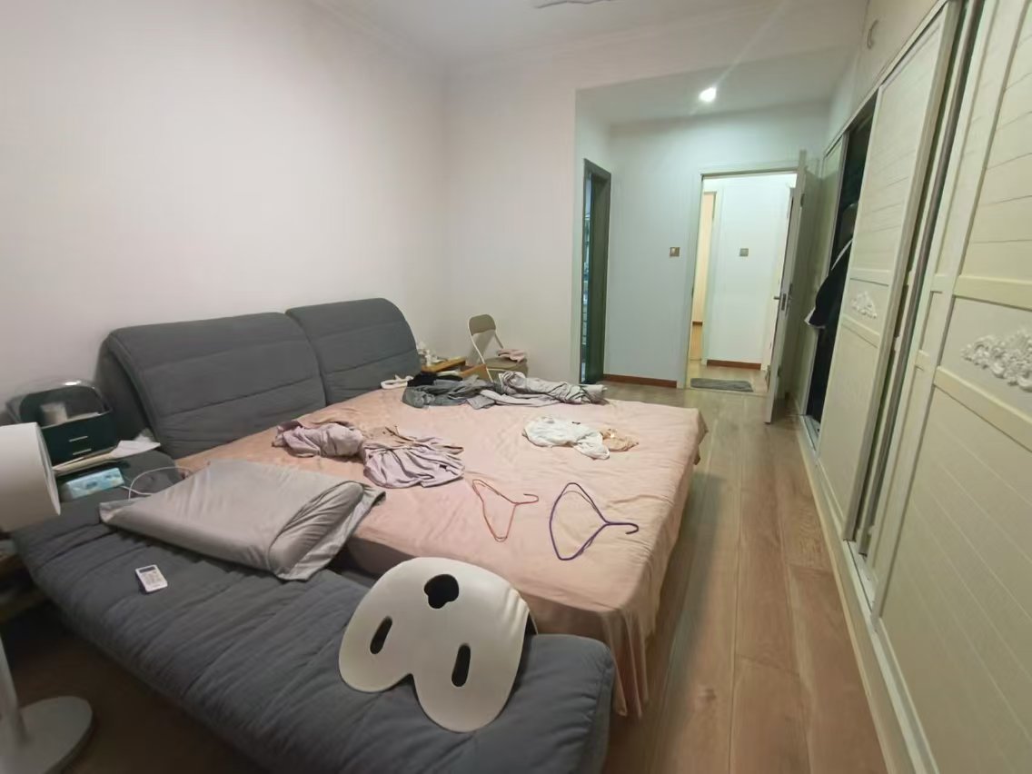 庐山春天早安华晨  4室2厅2卫    87.0万 庐山春天早安华晨  4室2厅2卫    87.0万室内图