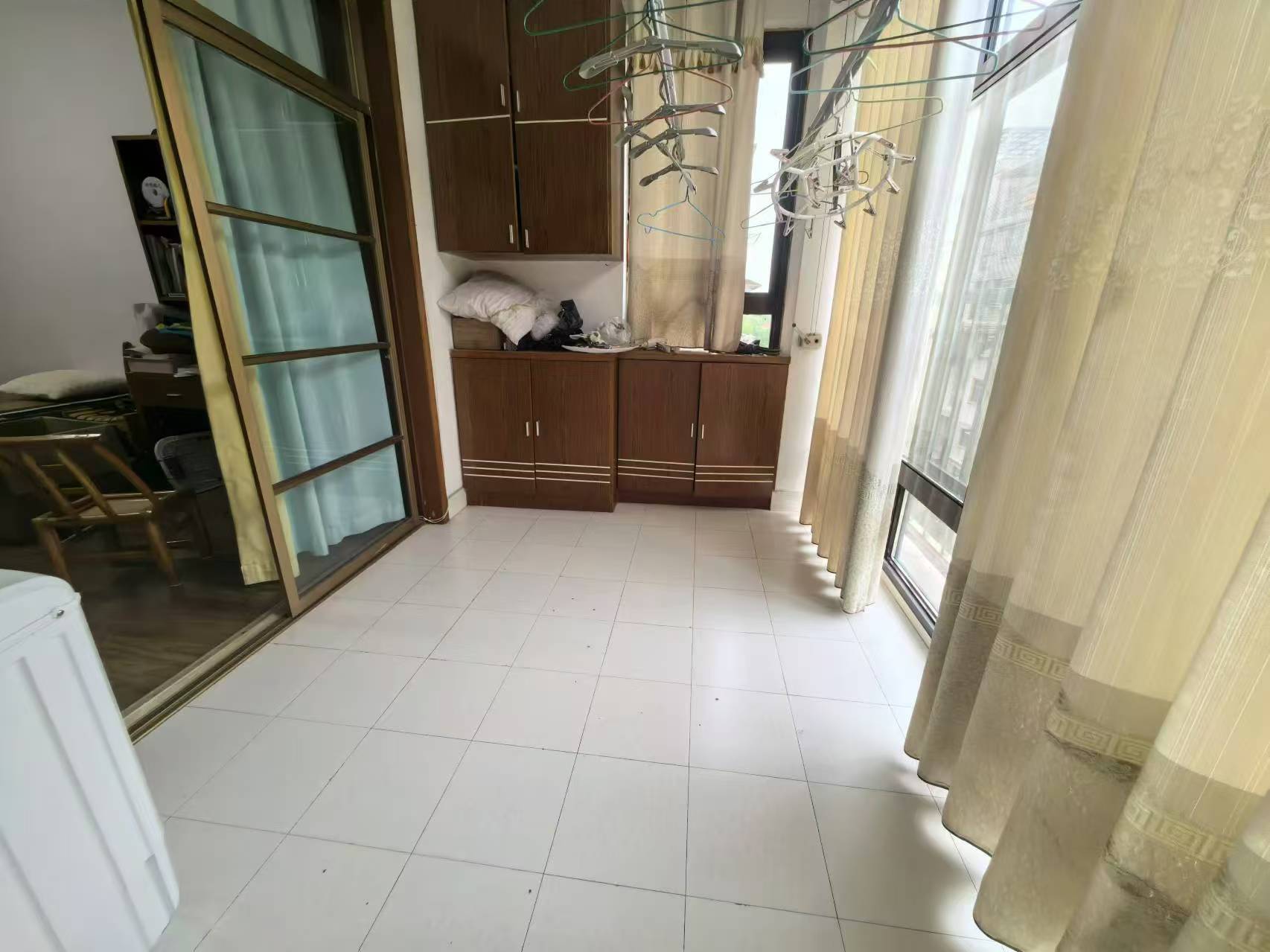 碧玉花园  3室2厅2卫    40.0万 碧玉花园  3室2厅2卫    40.0万室内图