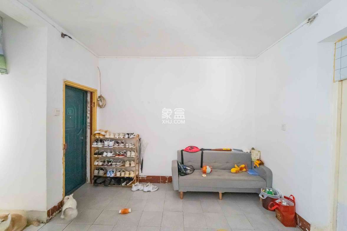 高正街税务局宿舍 2室1厅1卫 40.0万 高正街税务局宿舍 2室1厅1卫 40.0万客厅