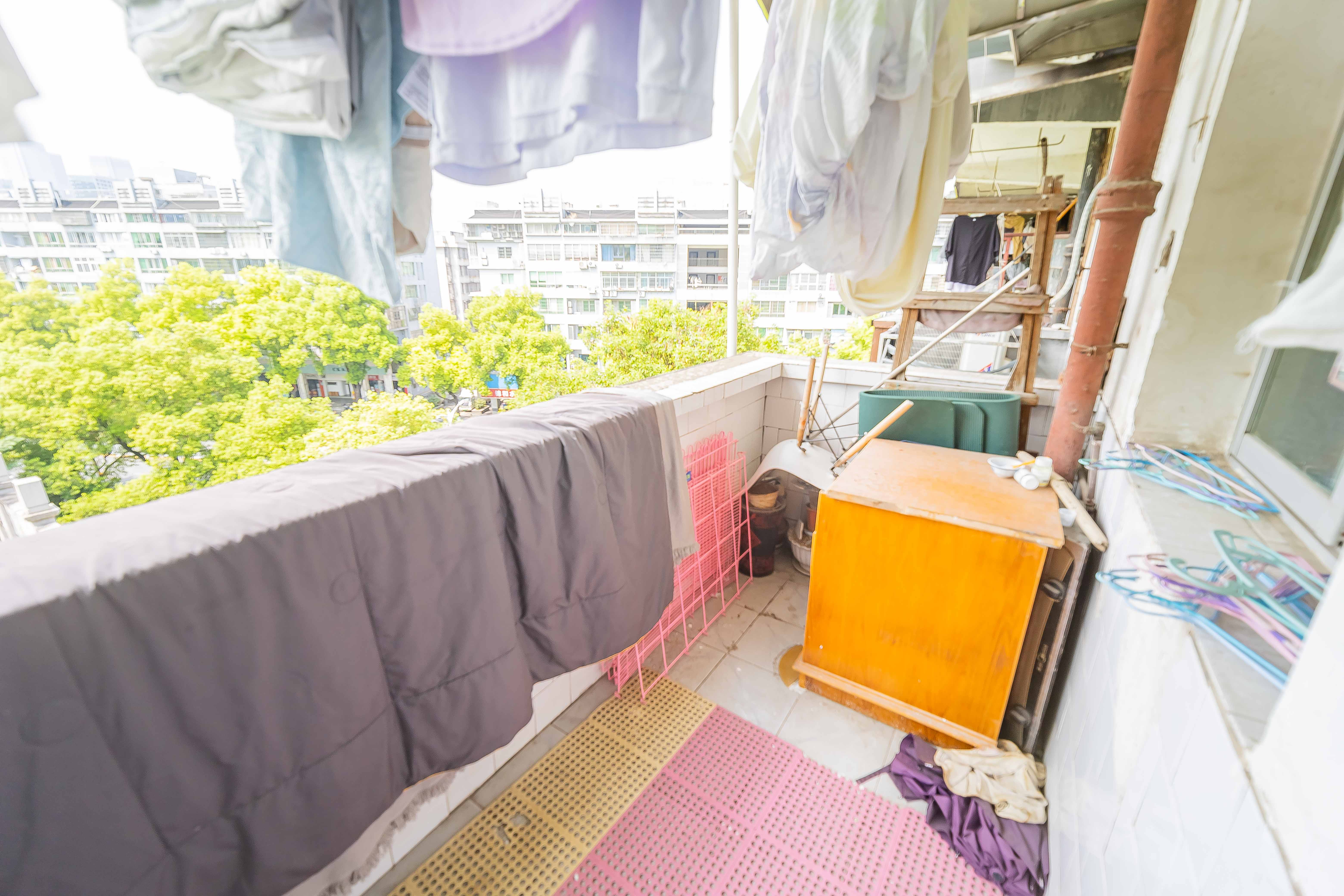 高正街税务局宿舍 2室1厅1卫 40.0万 高正街税务局宿舍 2室1厅1卫 40.0万阳台