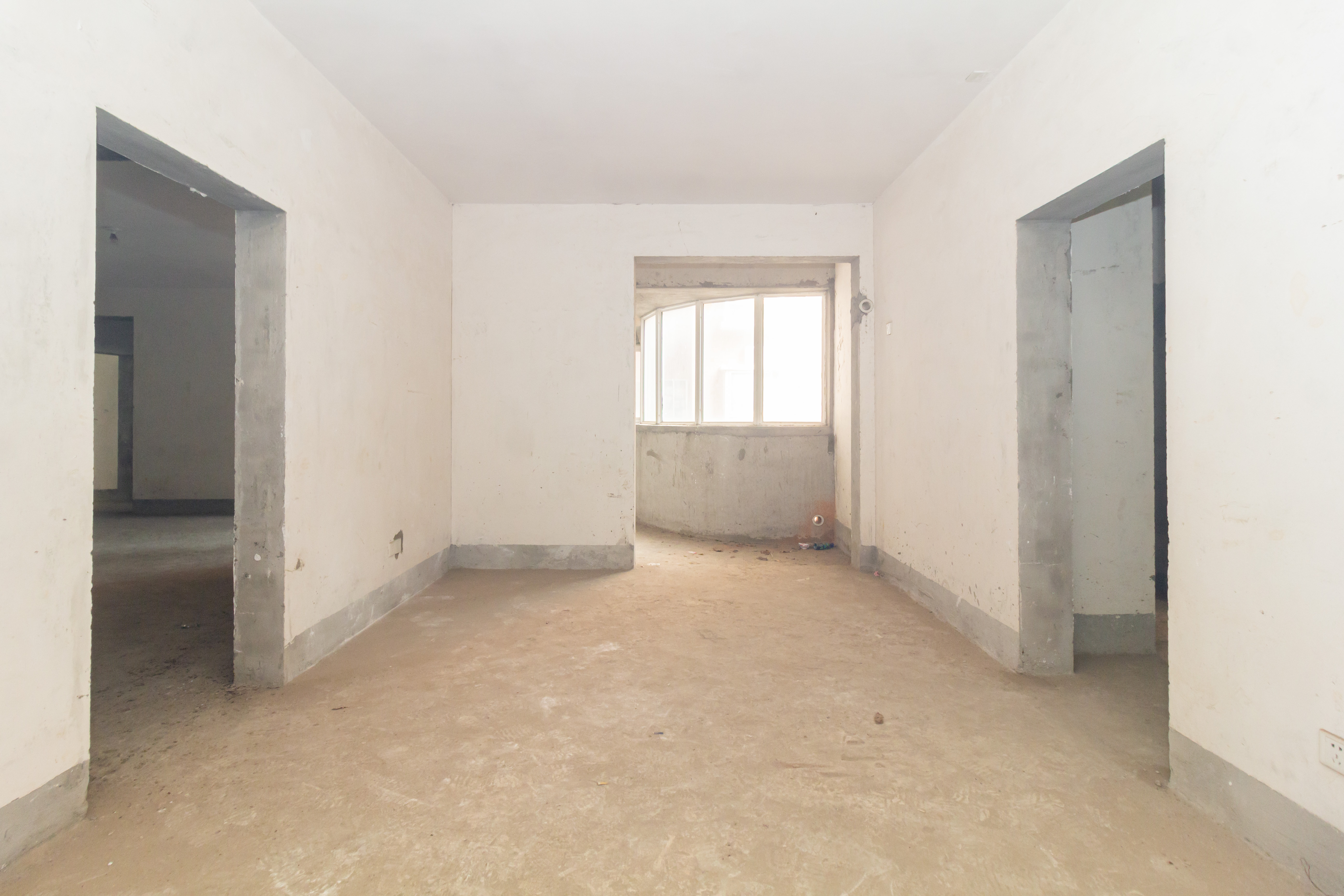 东门尚苑 5室2厅1卫 69.0万 东门尚苑 5室2厅1卫 69.0万客厅