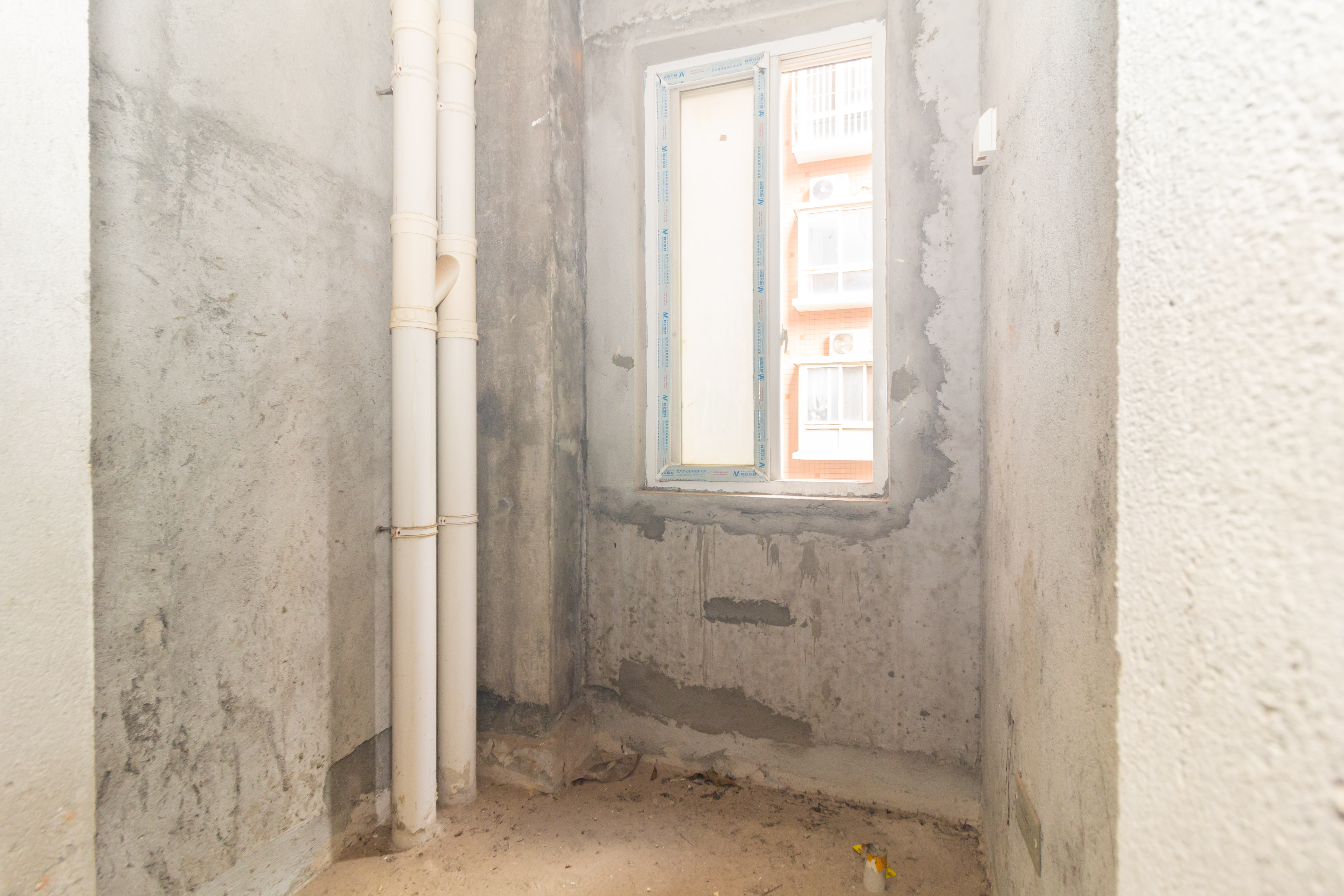 东门尚苑 5室2厅1卫 69.0万 东门尚苑 5室2厅1卫 69.0万卫生间