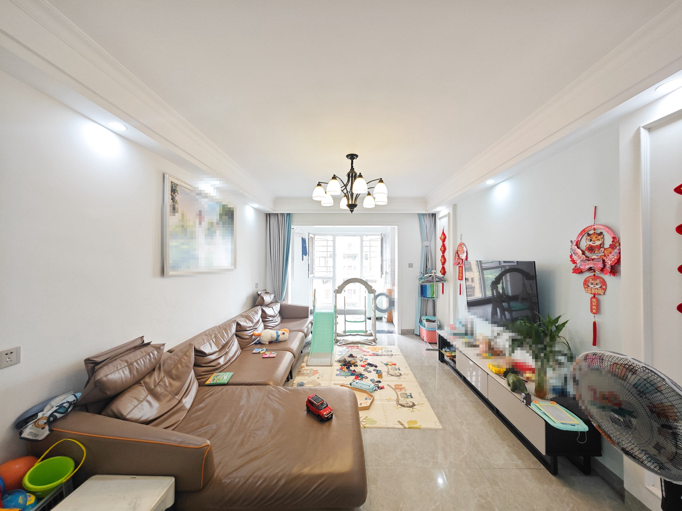 保利城(中航城国际社区、郡原美村) 3室2厅2卫 98.0万 保利城(中航城国际社区、郡原美村) 3室2厅2卫 98.0万客厅