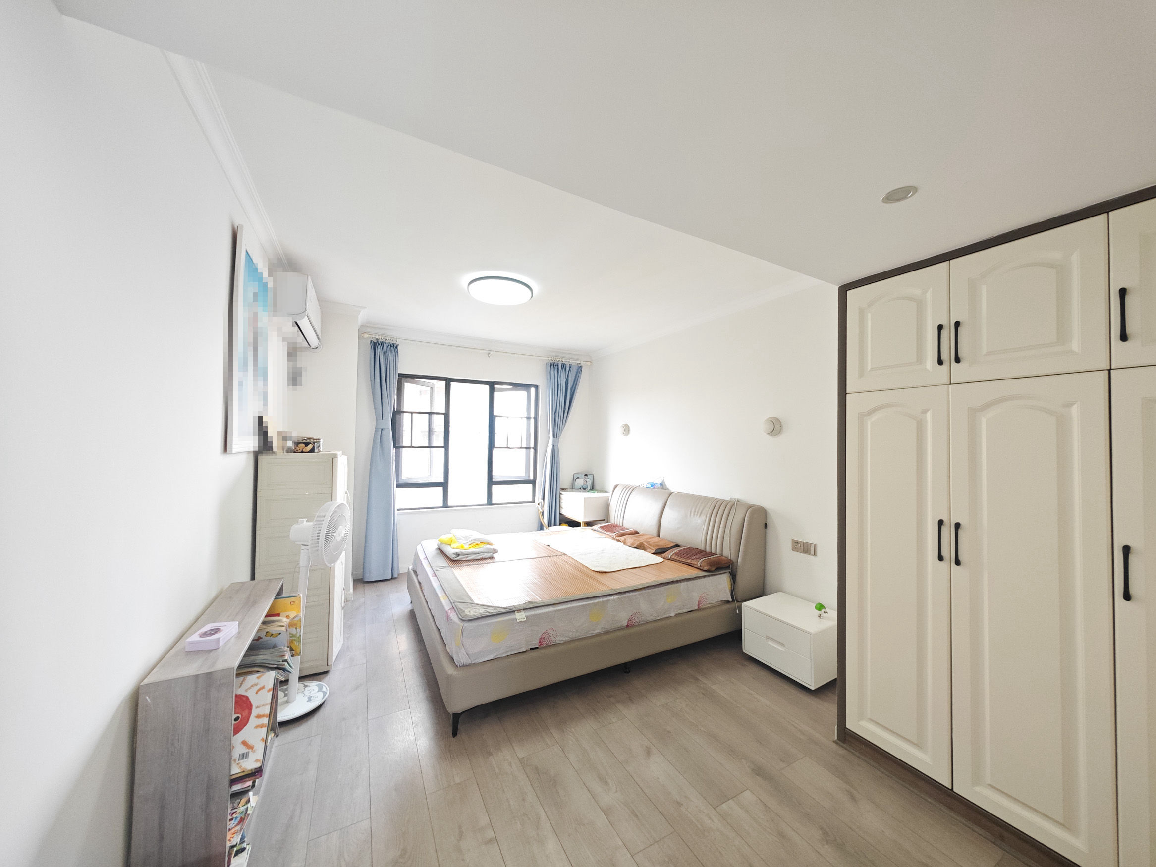 保利城(中航城国际社区、郡原美村) 3室2厅2卫 98.0万 保利城(中航城国际社区、郡原美村) 3室2厅2卫 98.0万卧室