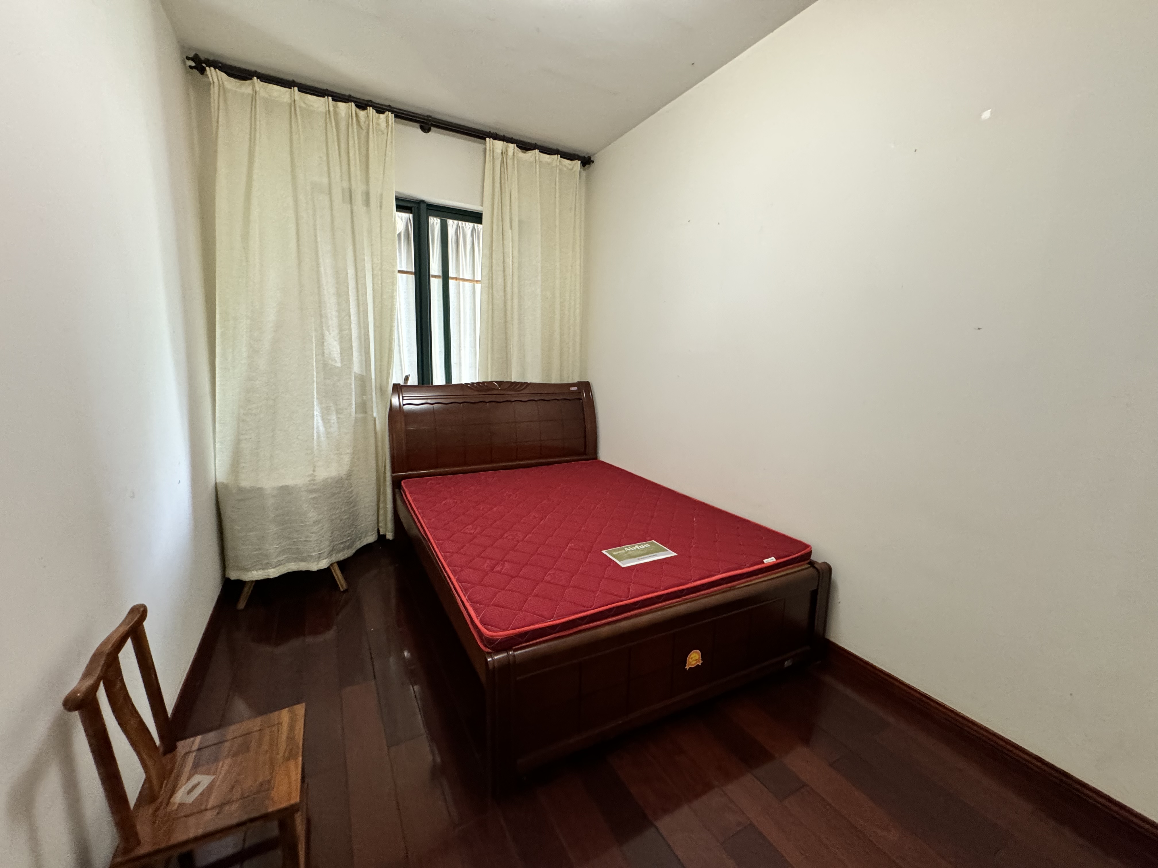 海创明珠花园 4室2厅2卫 75.0万 海创明珠花园 4室2厅2卫 75.0万室内图