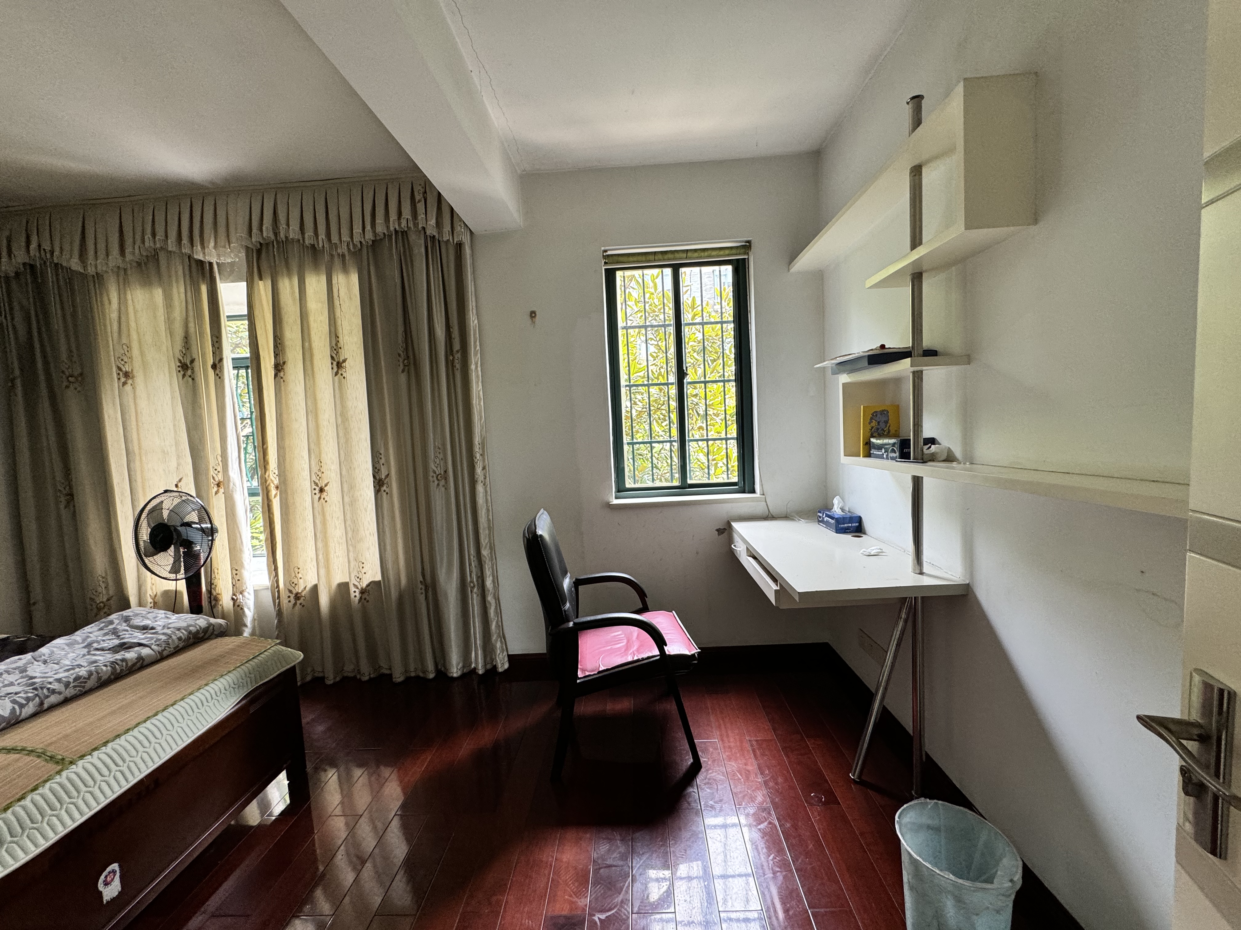 海创明珠花园 4室2厅2卫 75.0万 海创明珠花园 4室2厅2卫 75.0万室内图