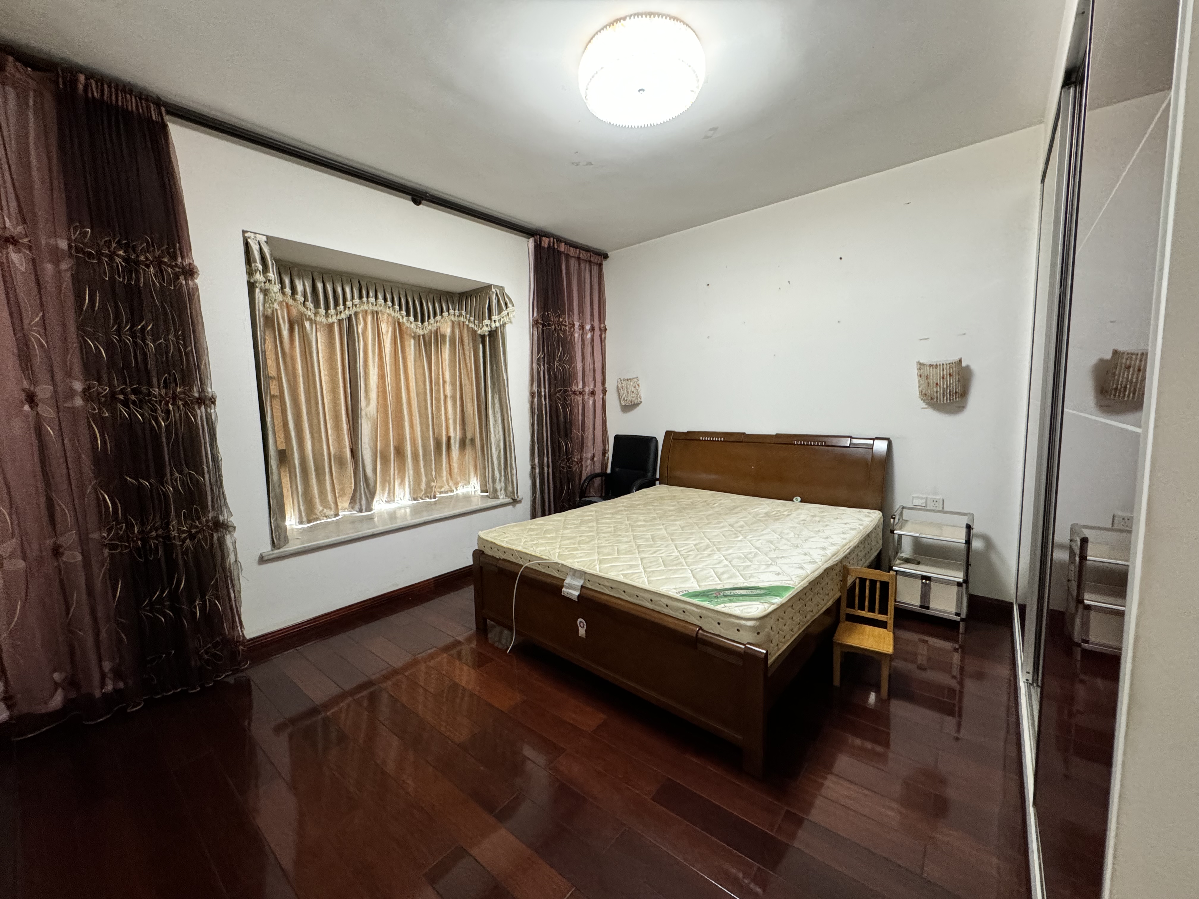 海创明珠花园 4室2厅2卫 75.0万 海创明珠花园 4室2厅2卫 75.0万室内图