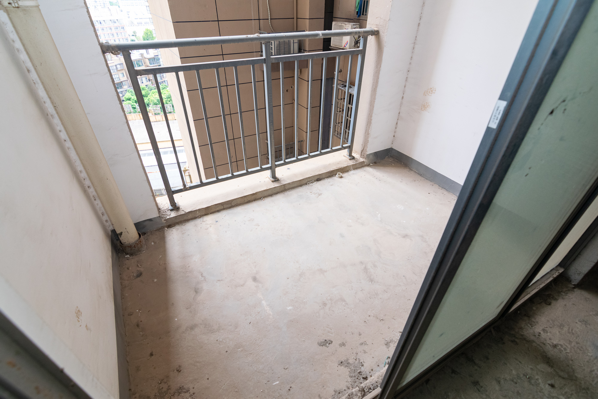 山水蓝天  4室2厅2卫    58.0万 山水蓝天  4室2厅2卫    58.0万阳台