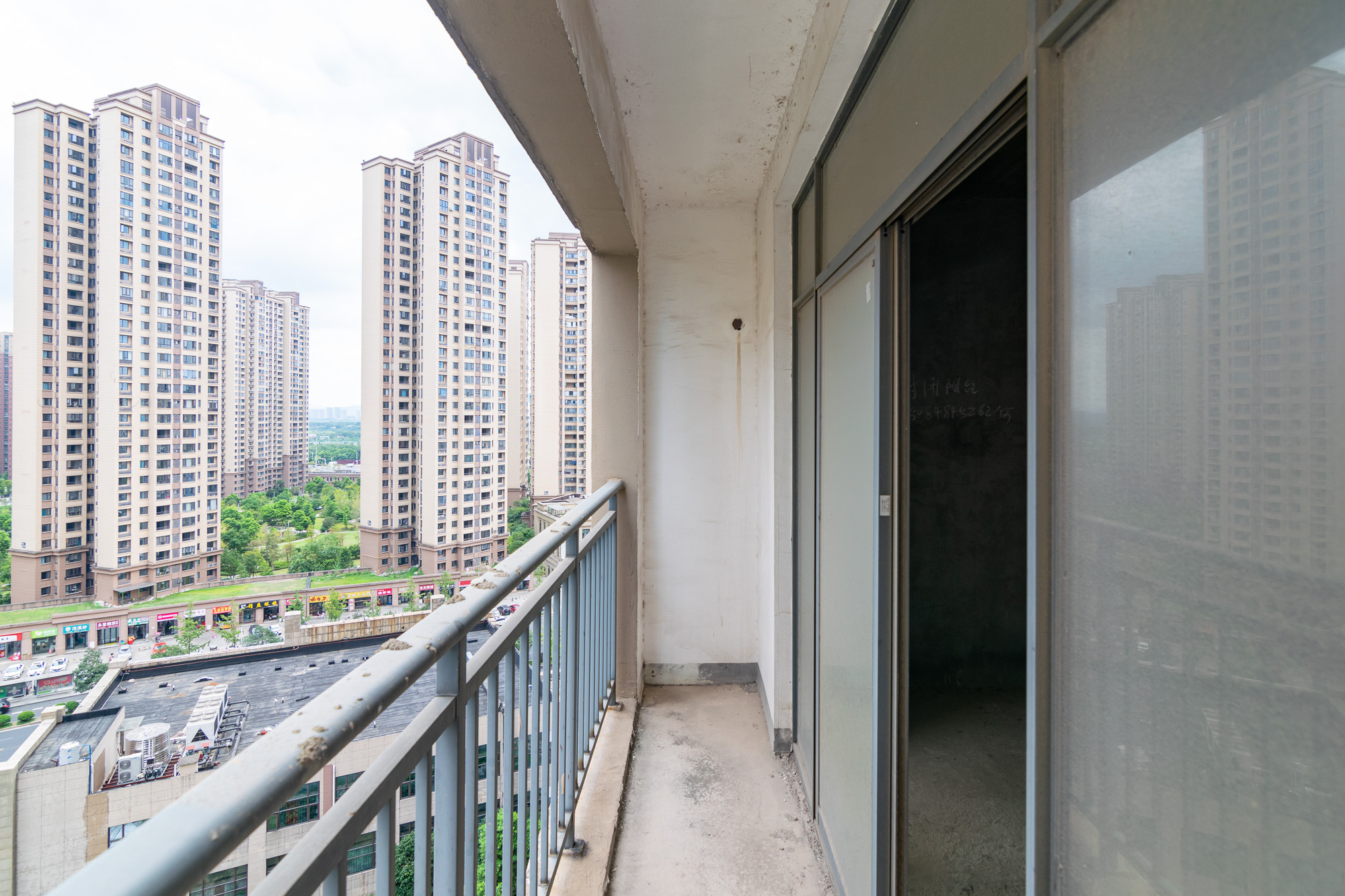 山水蓝天  4室2厅2卫    58.0万 山水蓝天  4室2厅2卫    58.0万阳台