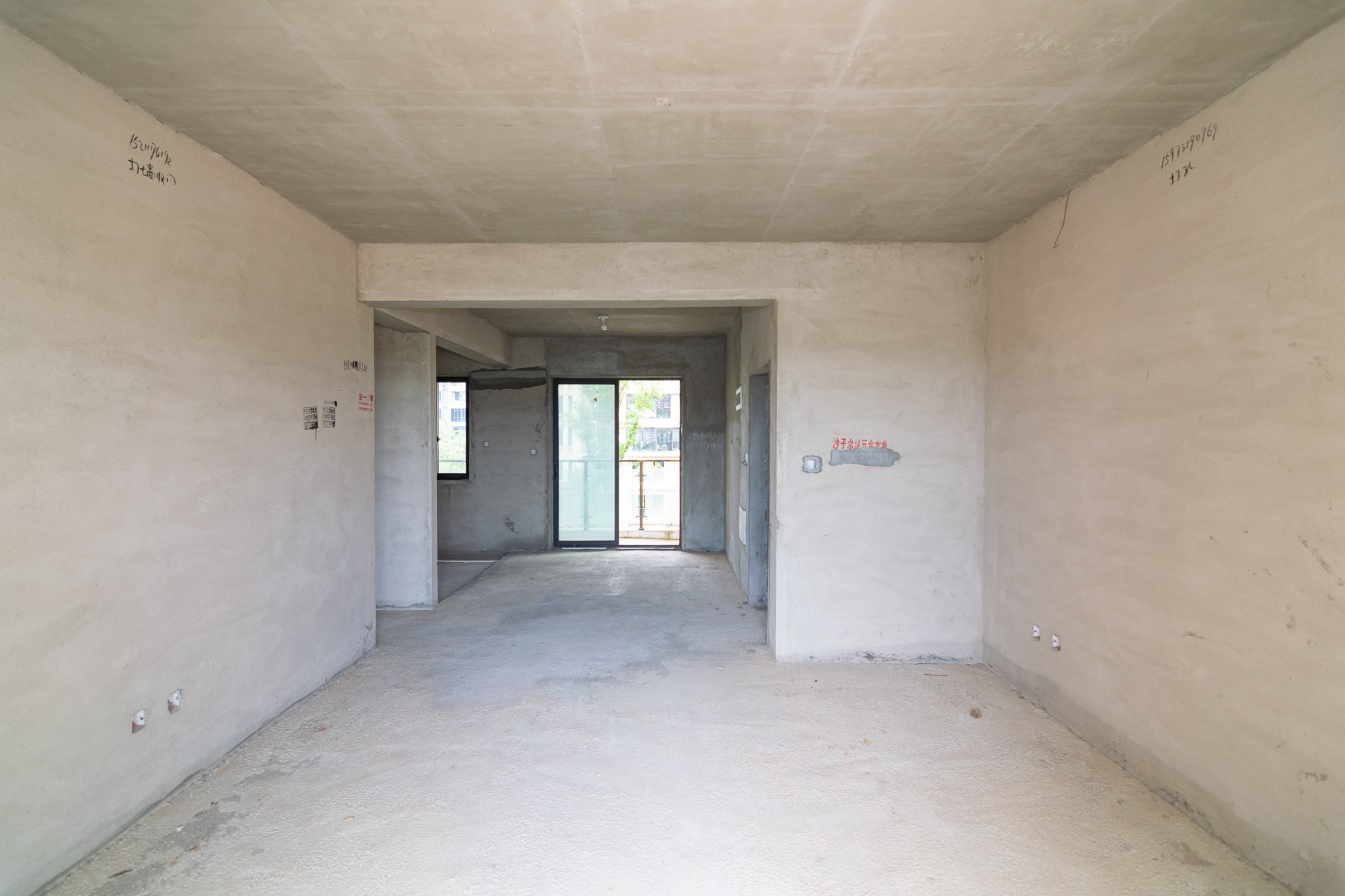 裕田奥莱小镇  3室2厅2卫    66.8万 裕田奥莱小镇  3室2厅2卫    66.8万客厅