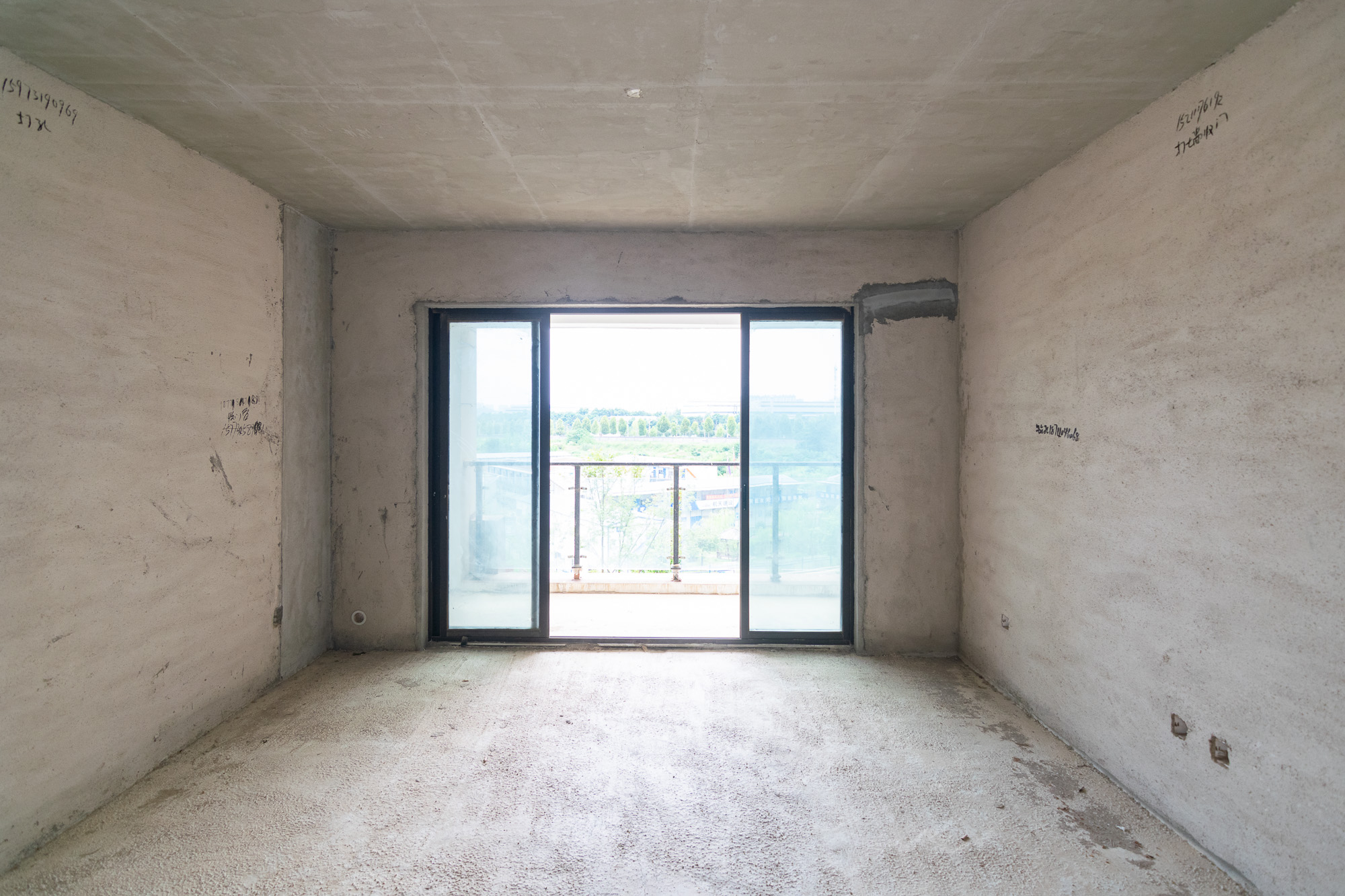 裕田奥莱小镇  3室2厅2卫    66.8万 裕田奥莱小镇  3室2厅2卫    66.8万客厅