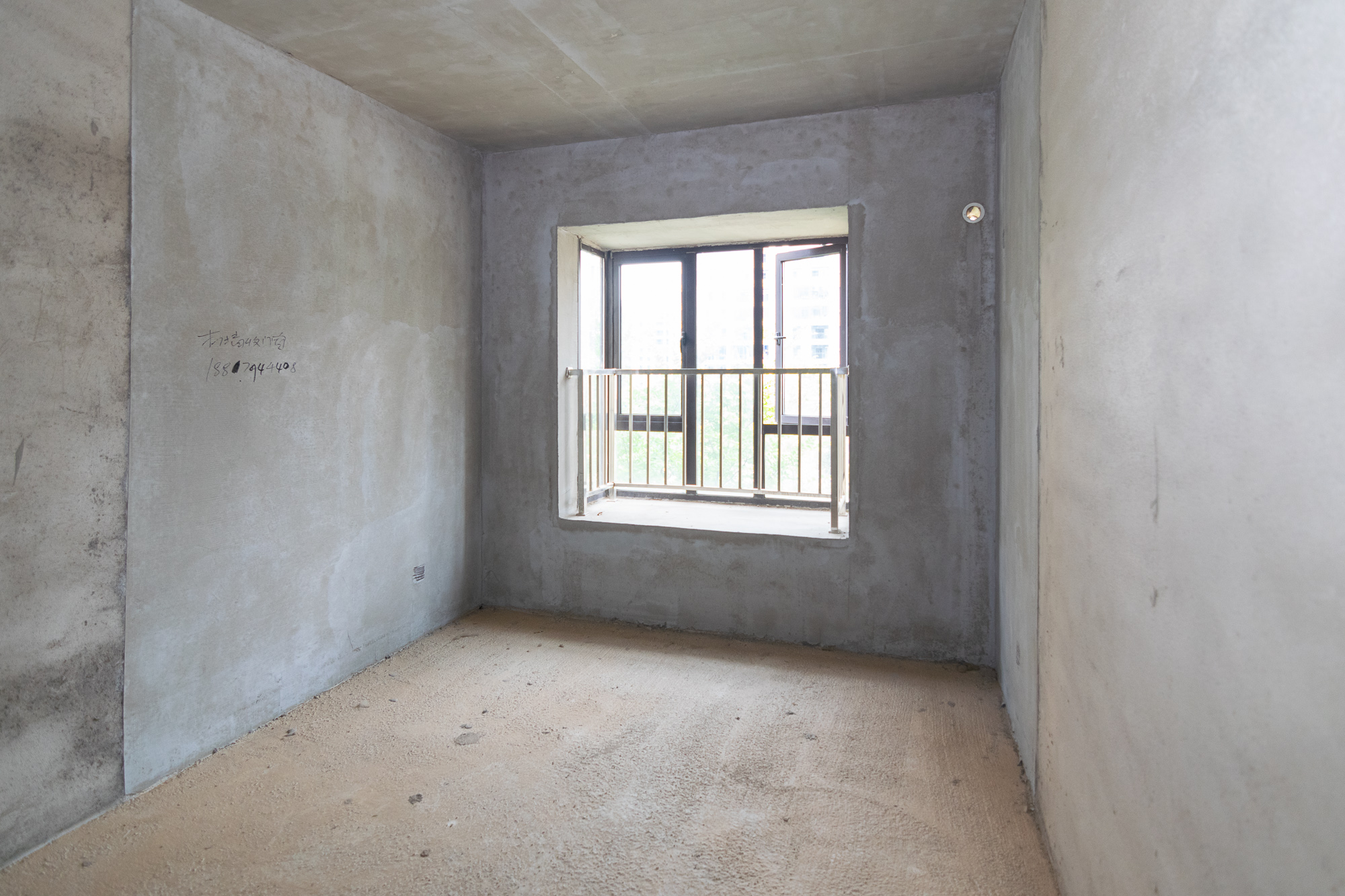 裕田奥莱小镇  3室2厅2卫    66.8万 裕田奥莱小镇  3室2厅2卫    66.8万卧室