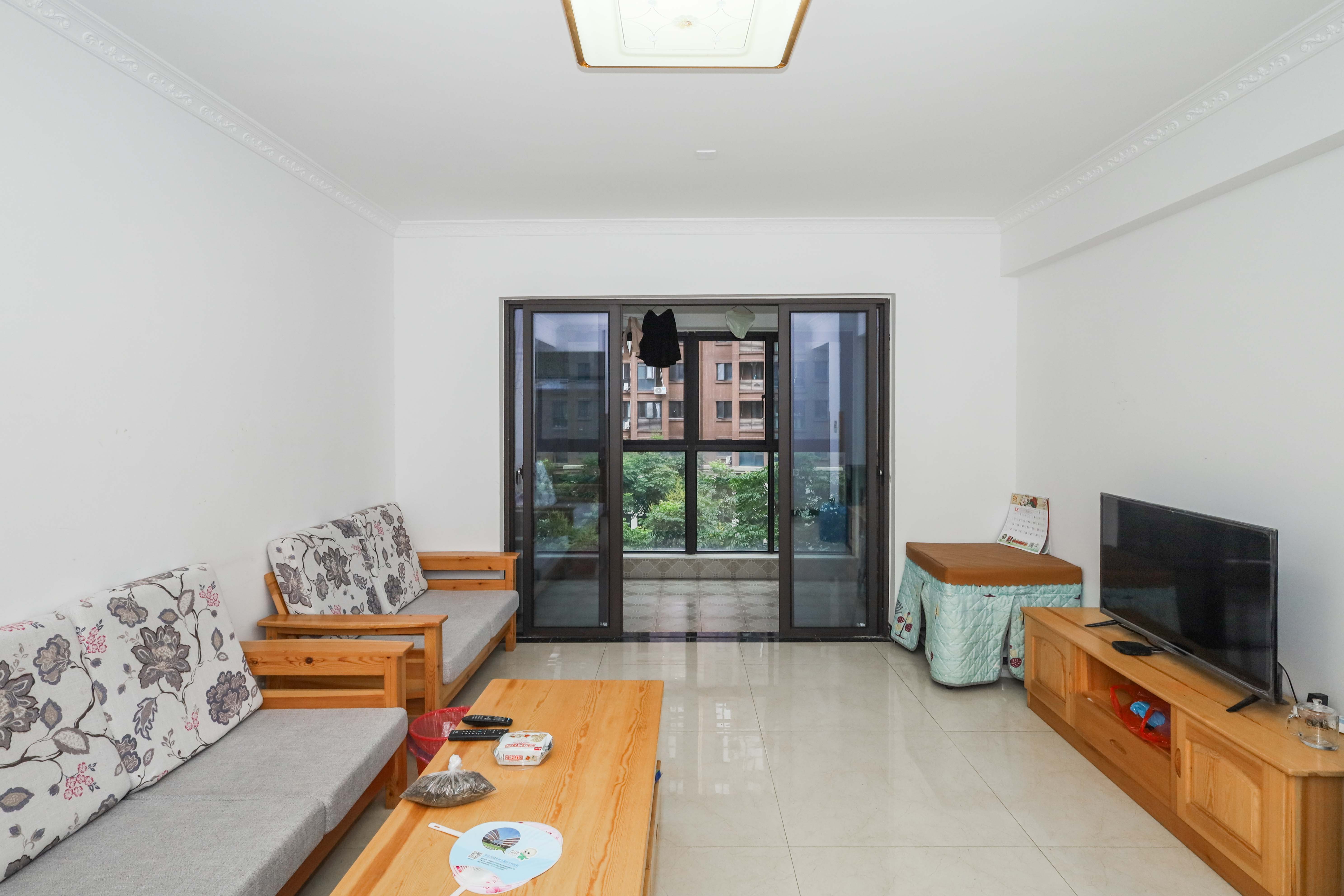 中冶中央公园  3室2厅2卫    120.0万 中冶中央公园  3室2厅2卫    120.0万