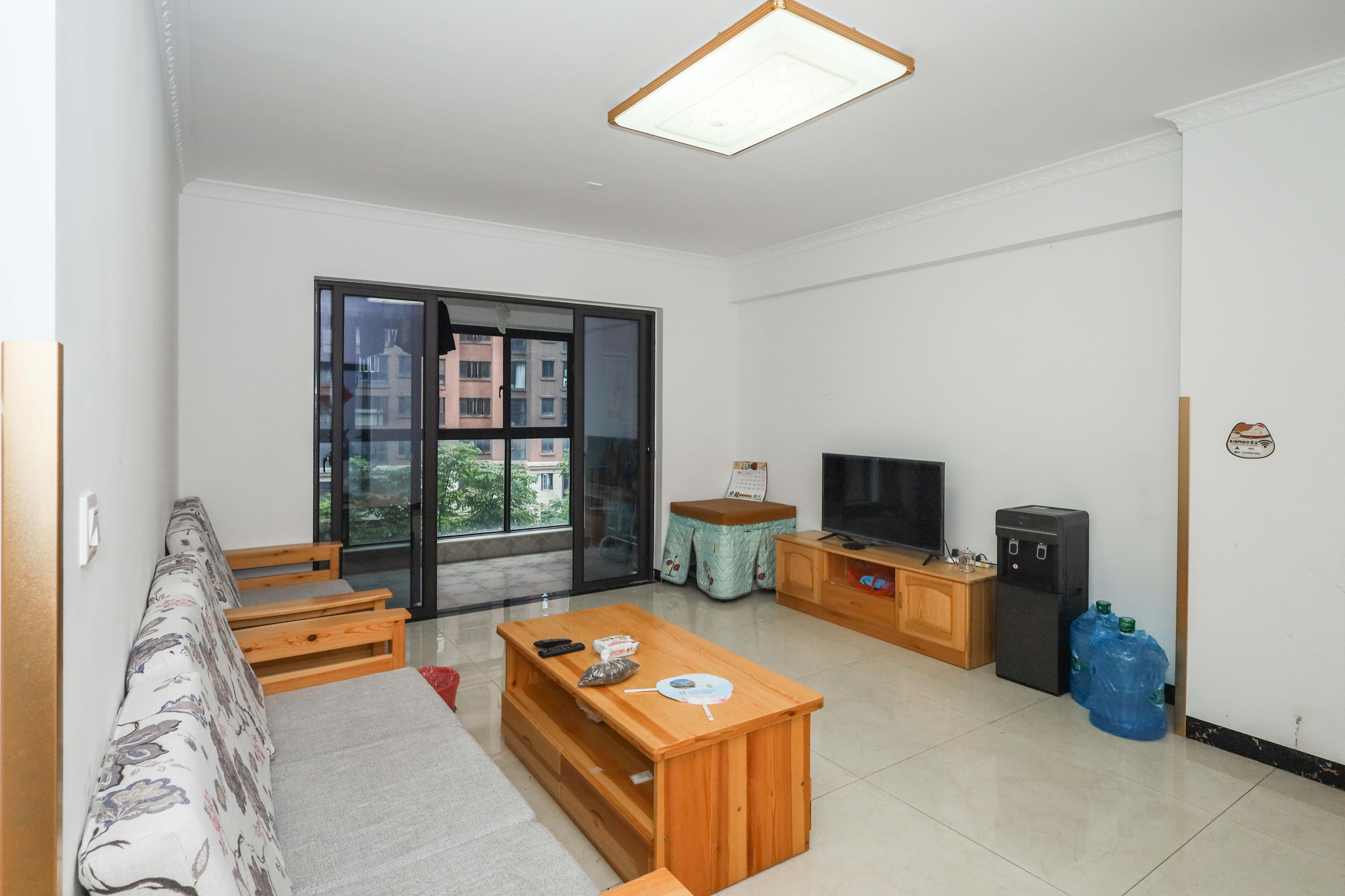 中冶中央公园  3室2厅2卫    120.0万 中冶中央公园  3室2厅2卫    120.0万客厅