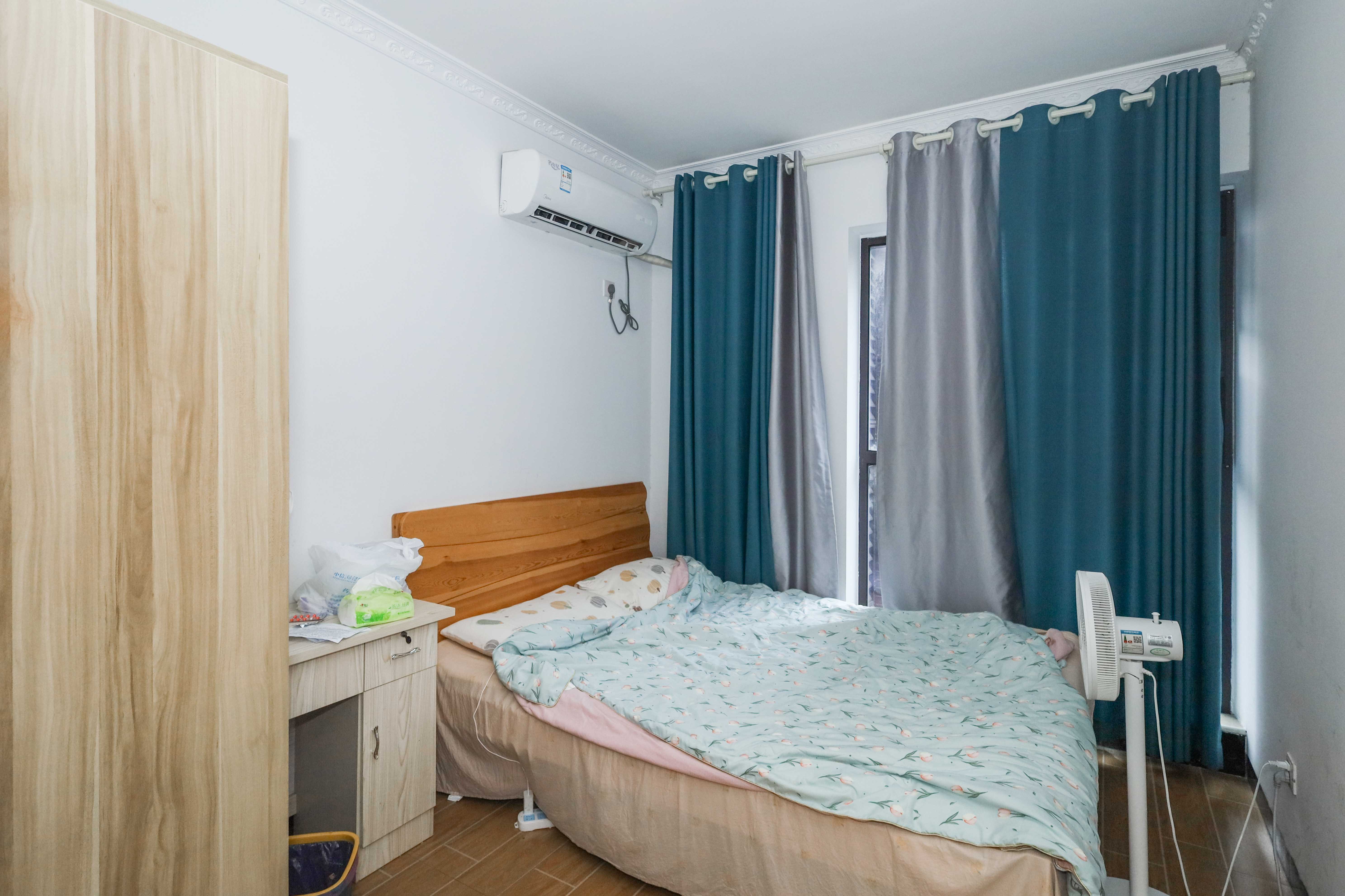 中冶中央公园  3室2厅2卫    120.0万 中冶中央公园  3室2厅2卫    120.0万卧室