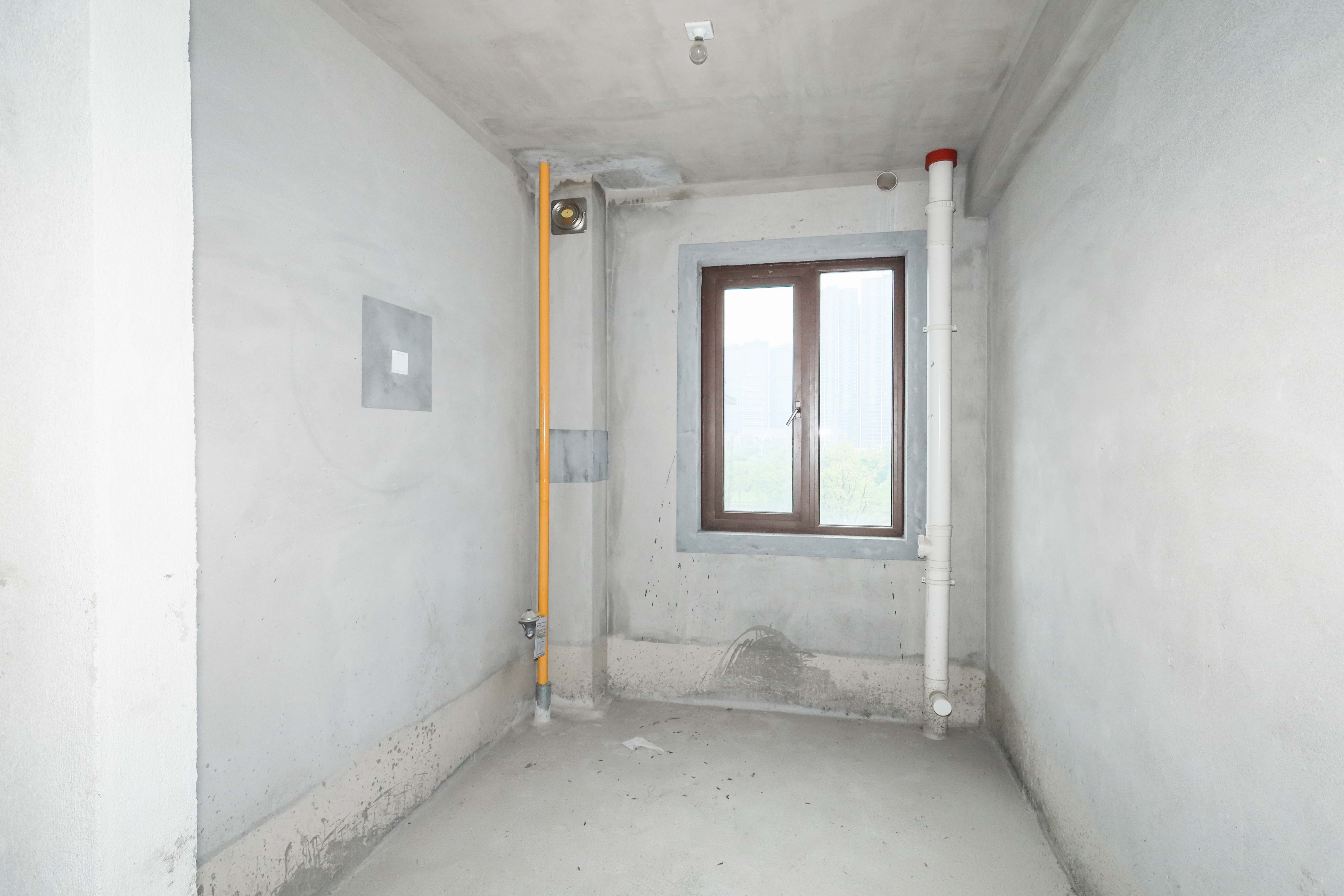 绿地麓湖郡 4室2厅2卫 165.0万 绿地麓湖郡 4室2厅2卫 165.0万卫生间