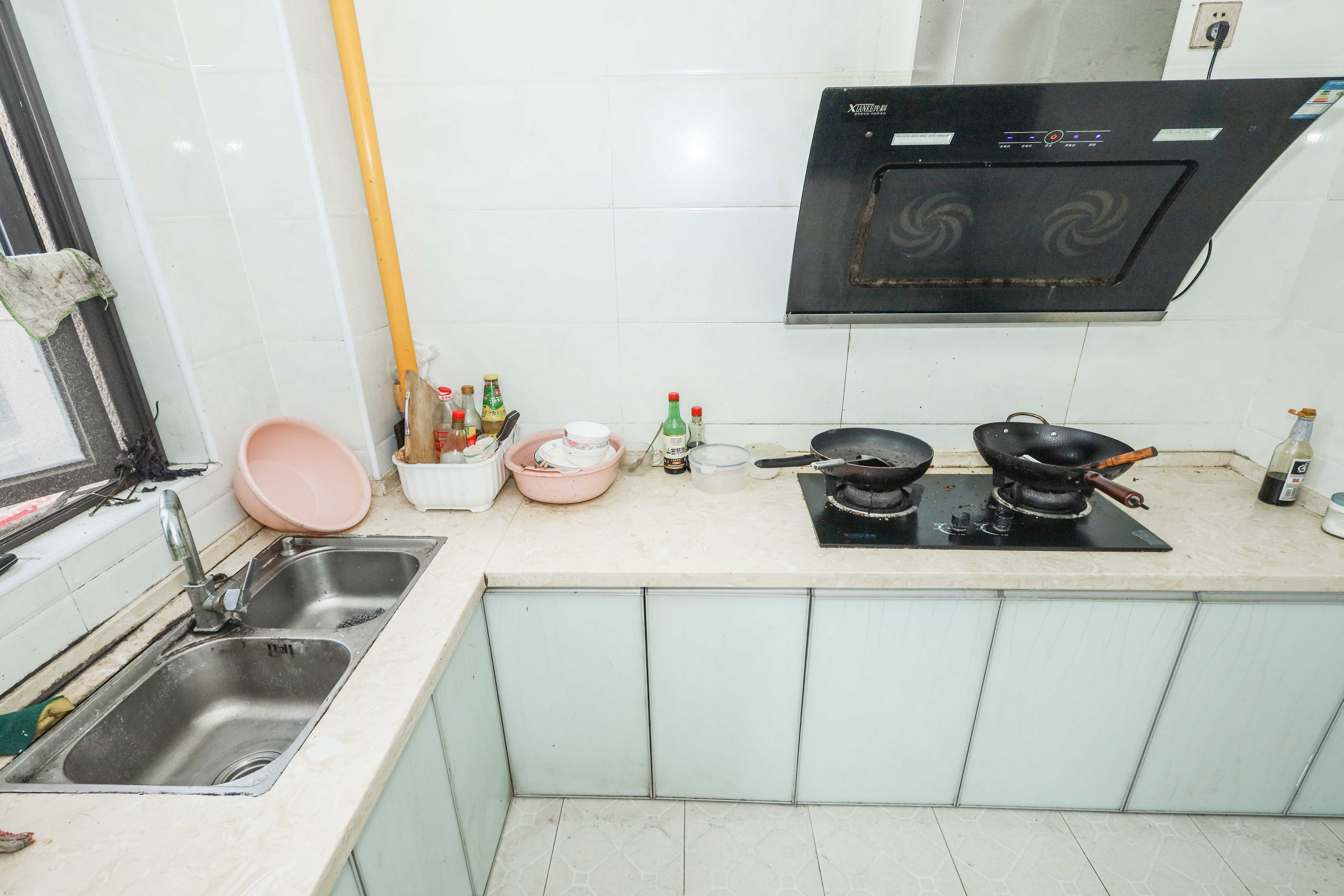 中国铁建梅溪青秀二期 4室2厅2卫 140.0万 中国铁建梅溪青秀二期 4室2厅2卫 140.0万厨房