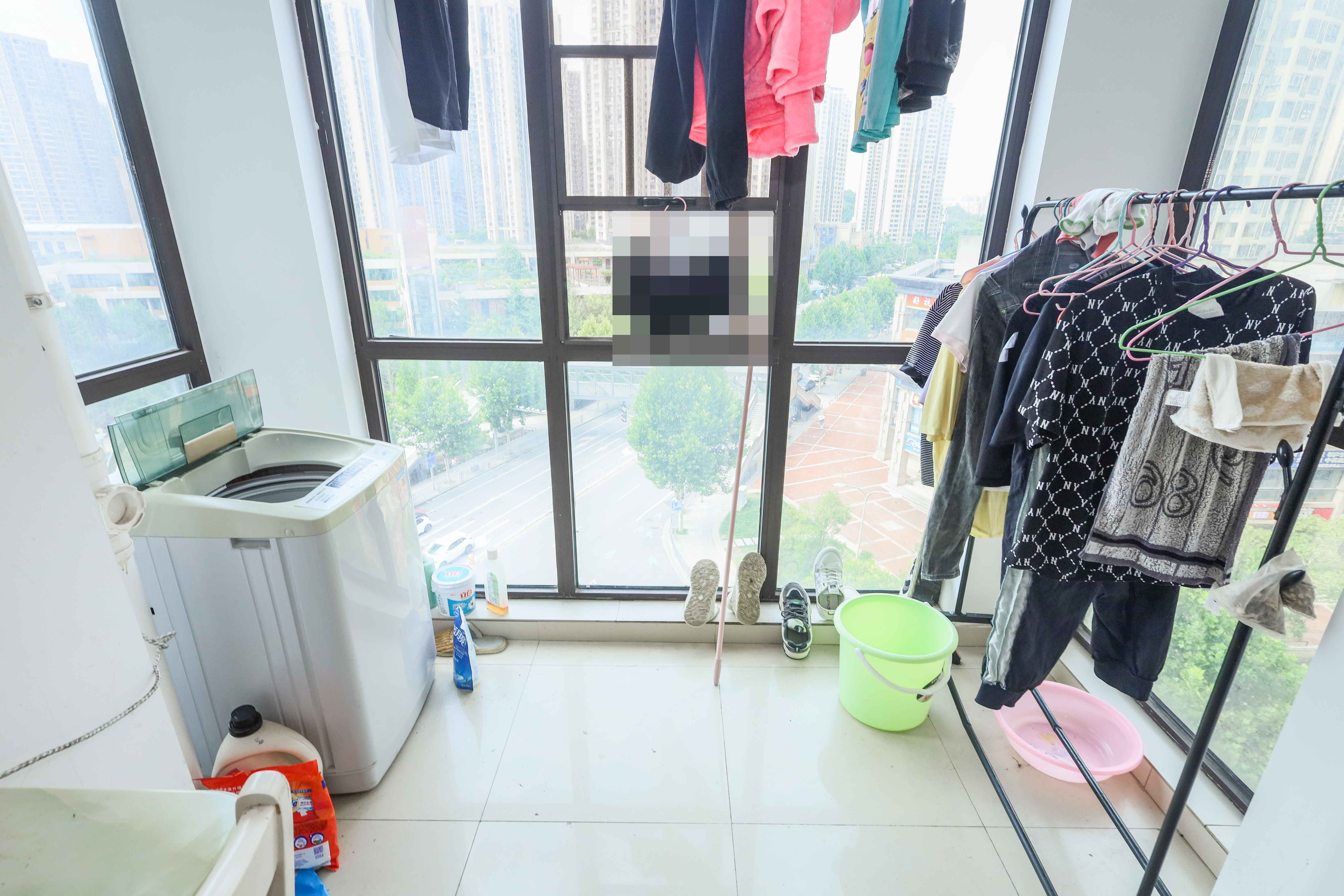 中国铁建梅溪青秀二期 4室2厅2卫 140.0万 中国铁建梅溪青秀二期 4室2厅2卫 140.0万阳台