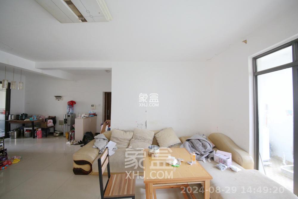 新华都万家城  3室2厅2卫   2300.00元/月室内图