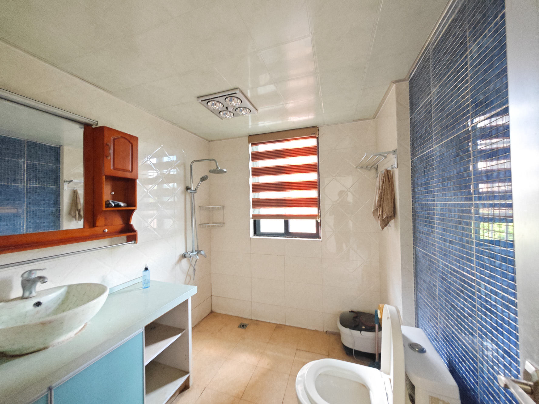 翡翠云天 4室2厅2卫 142.8万 翡翠云天 4室2厅2卫 142.8万卫生间