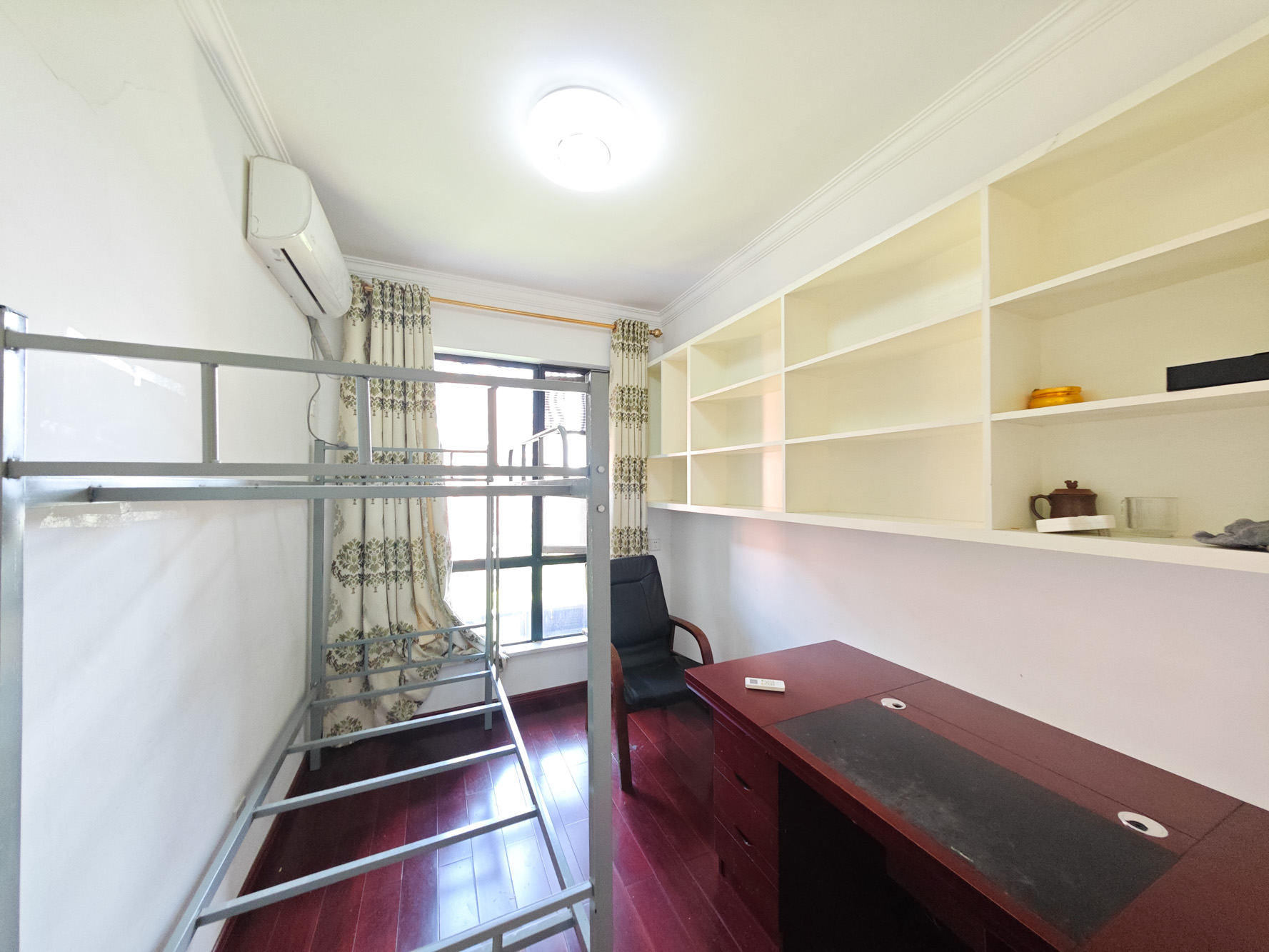 翡翠云天 4室2厅2卫 142.8万 翡翠云天 4室2厅2卫 142.8万卧室