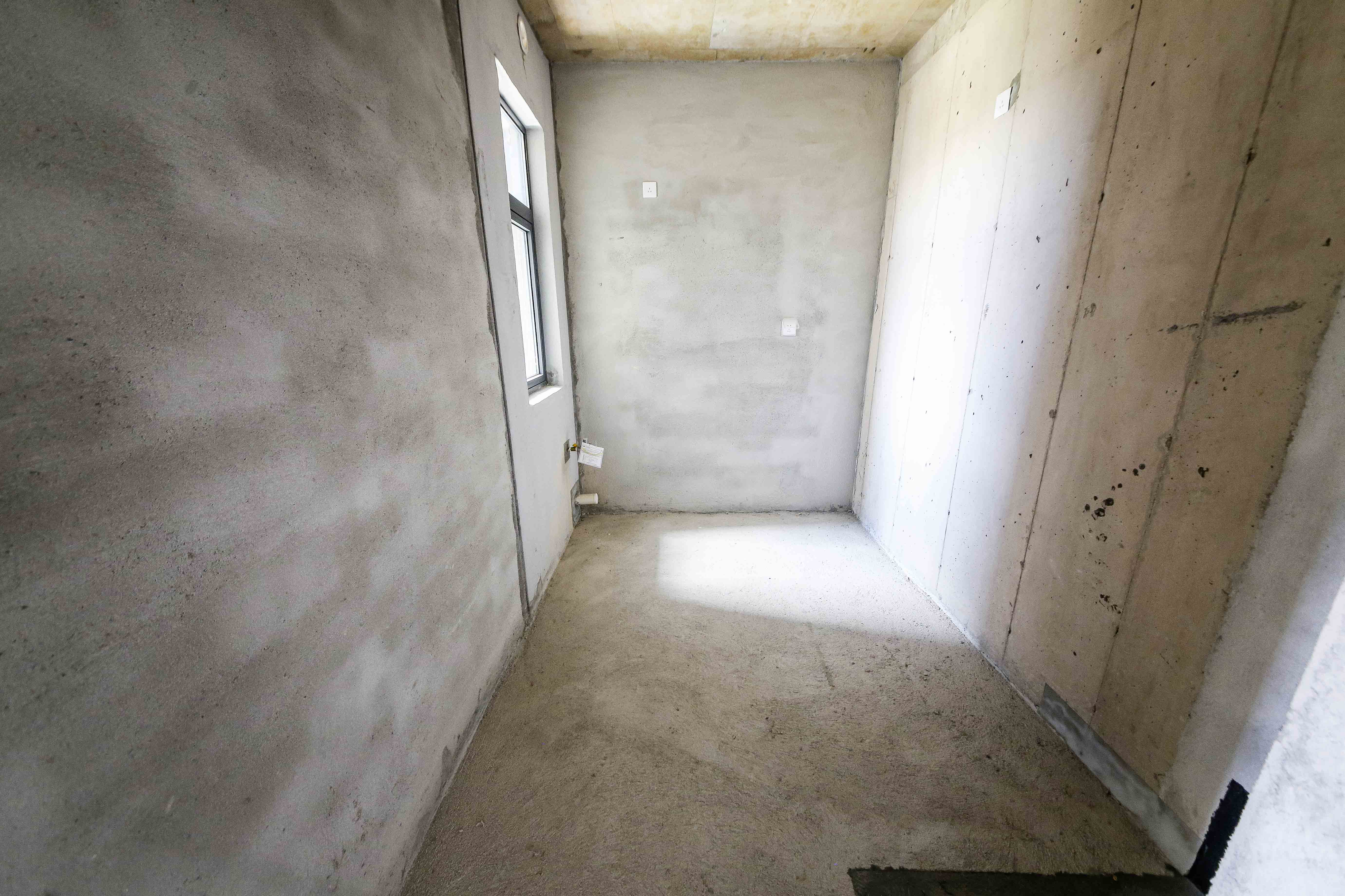 中建钰和城  4室2厅2卫   160.00万厨房