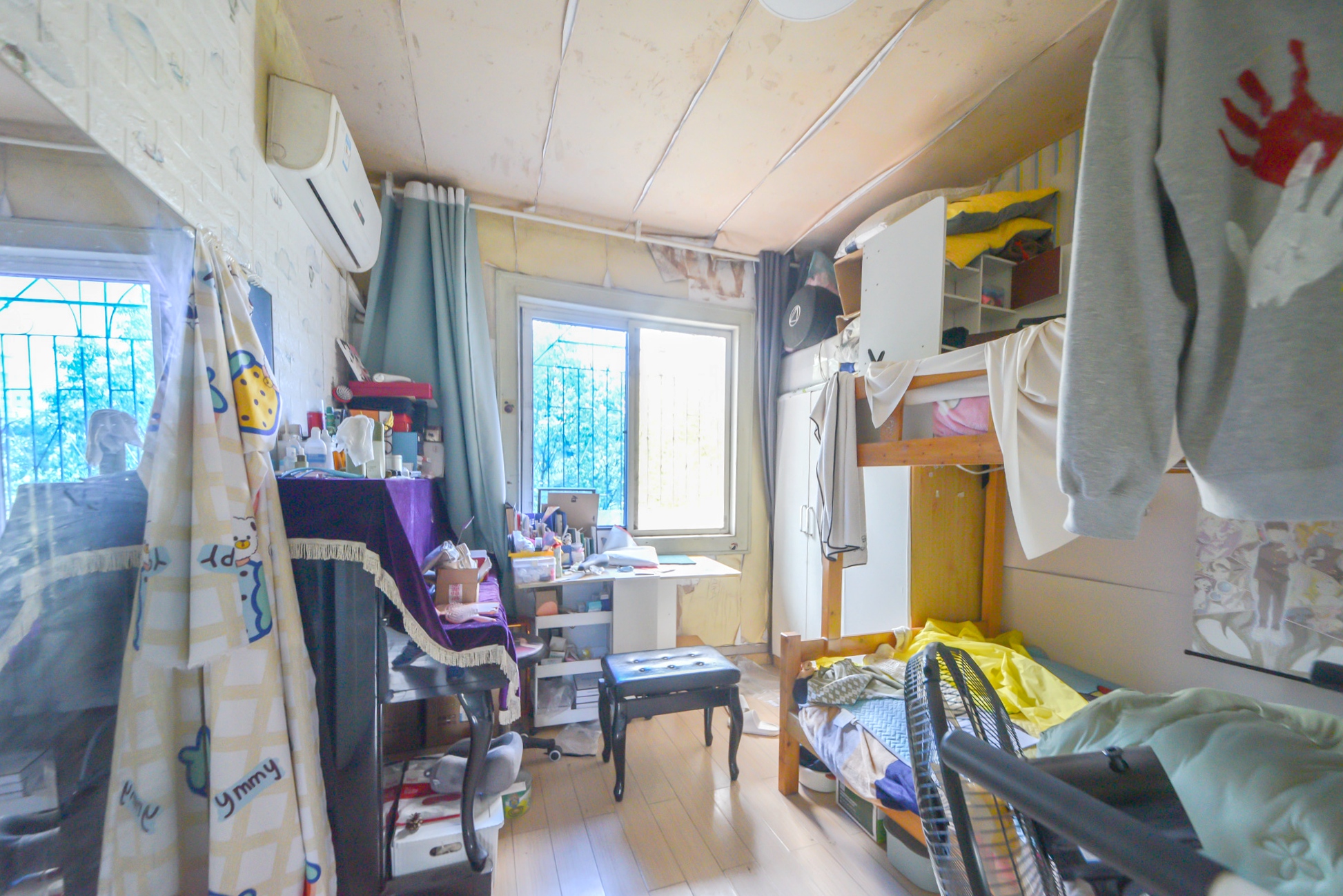 狮子山一片  2室1厅1卫   26.80万卧室