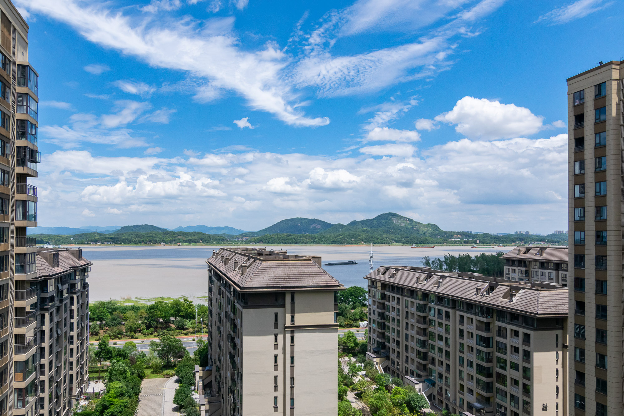 华润桃源里  3室2厅2卫   79.80万其他