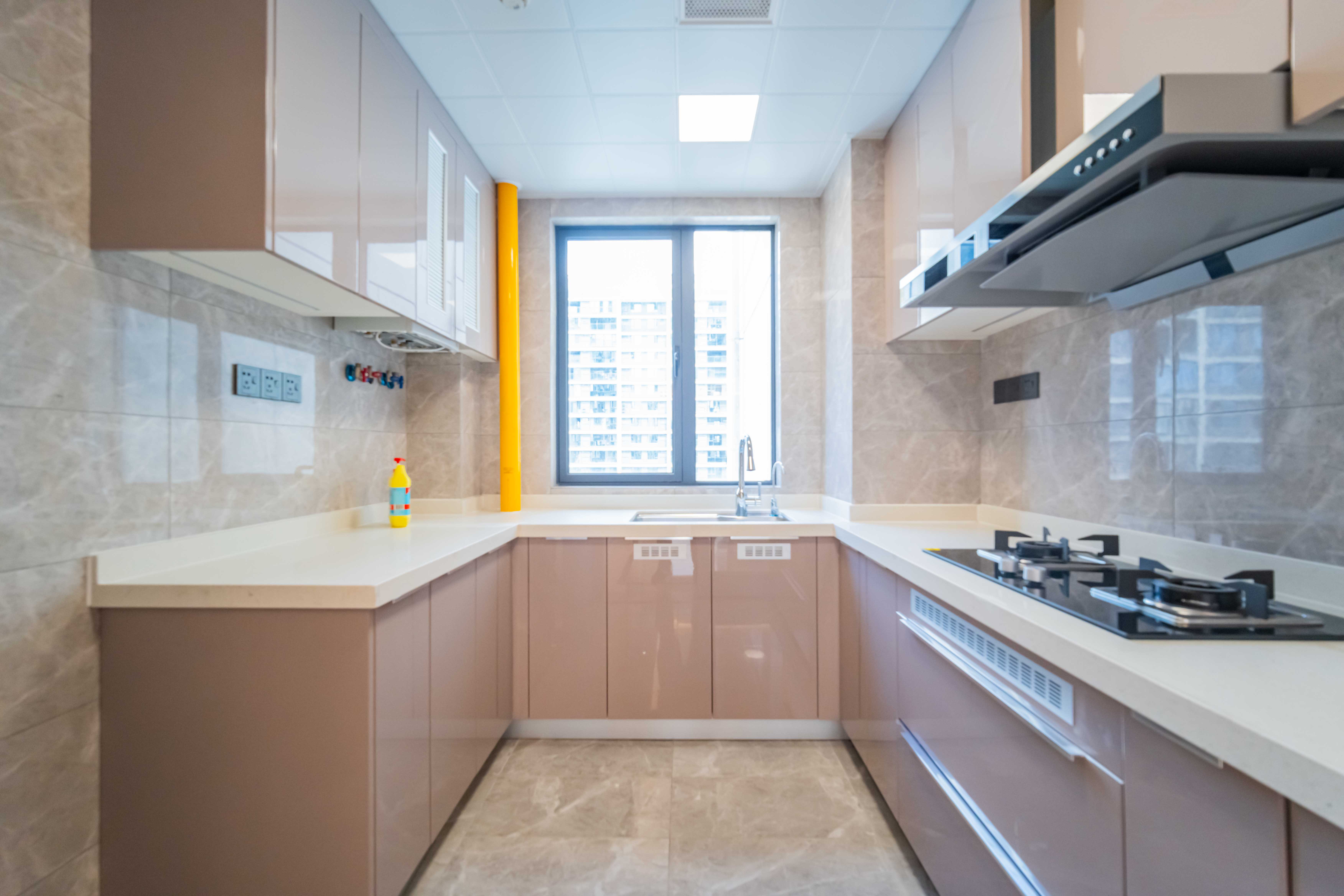 旭辉雨花郡 4室2厅2卫 180.0万 旭辉雨花郡 4室2厅2卫 180.0万厨房