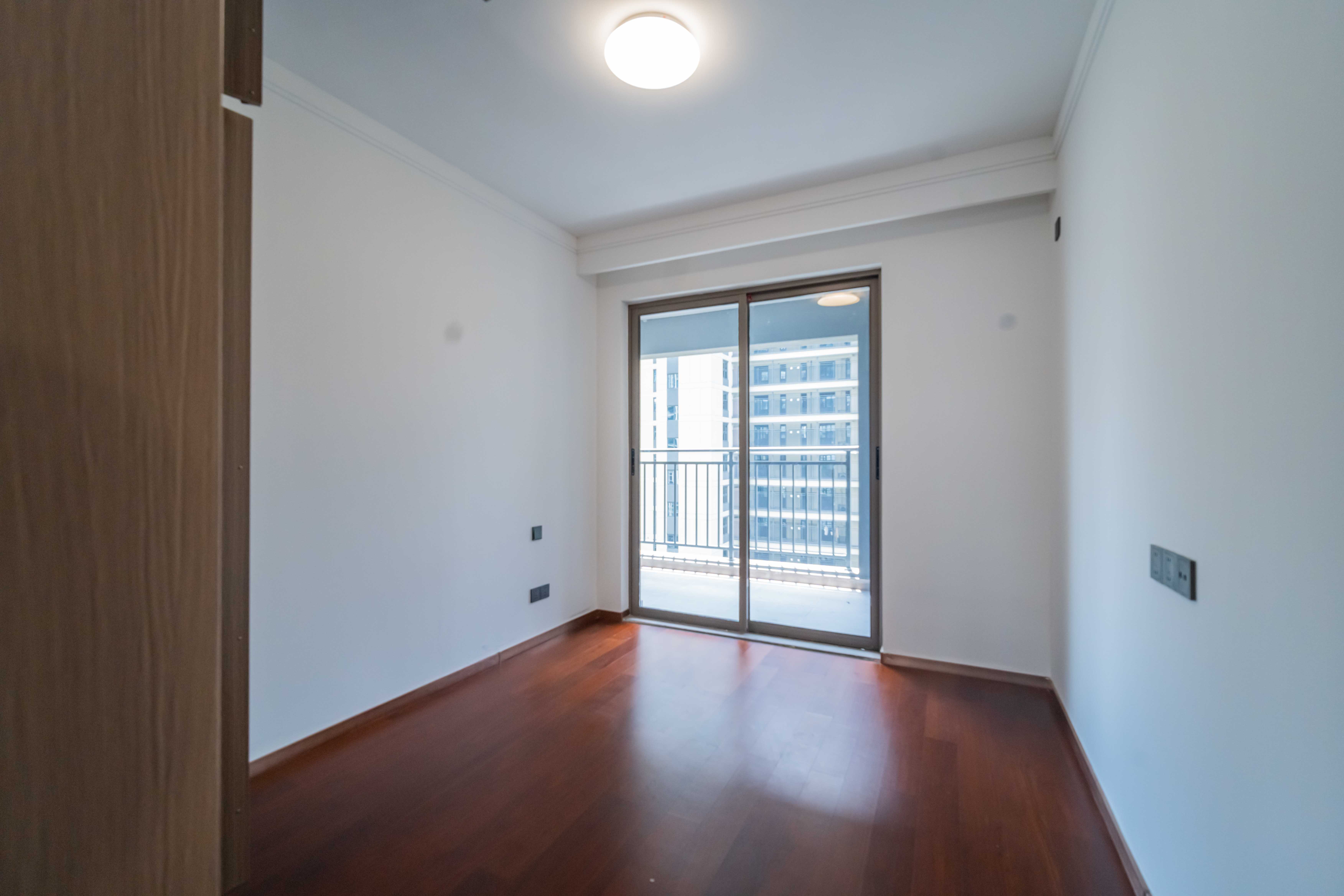 旭辉雨花郡 4室2厅2卫 180.0万 旭辉雨花郡 4室2厅2卫 180.0万卧室