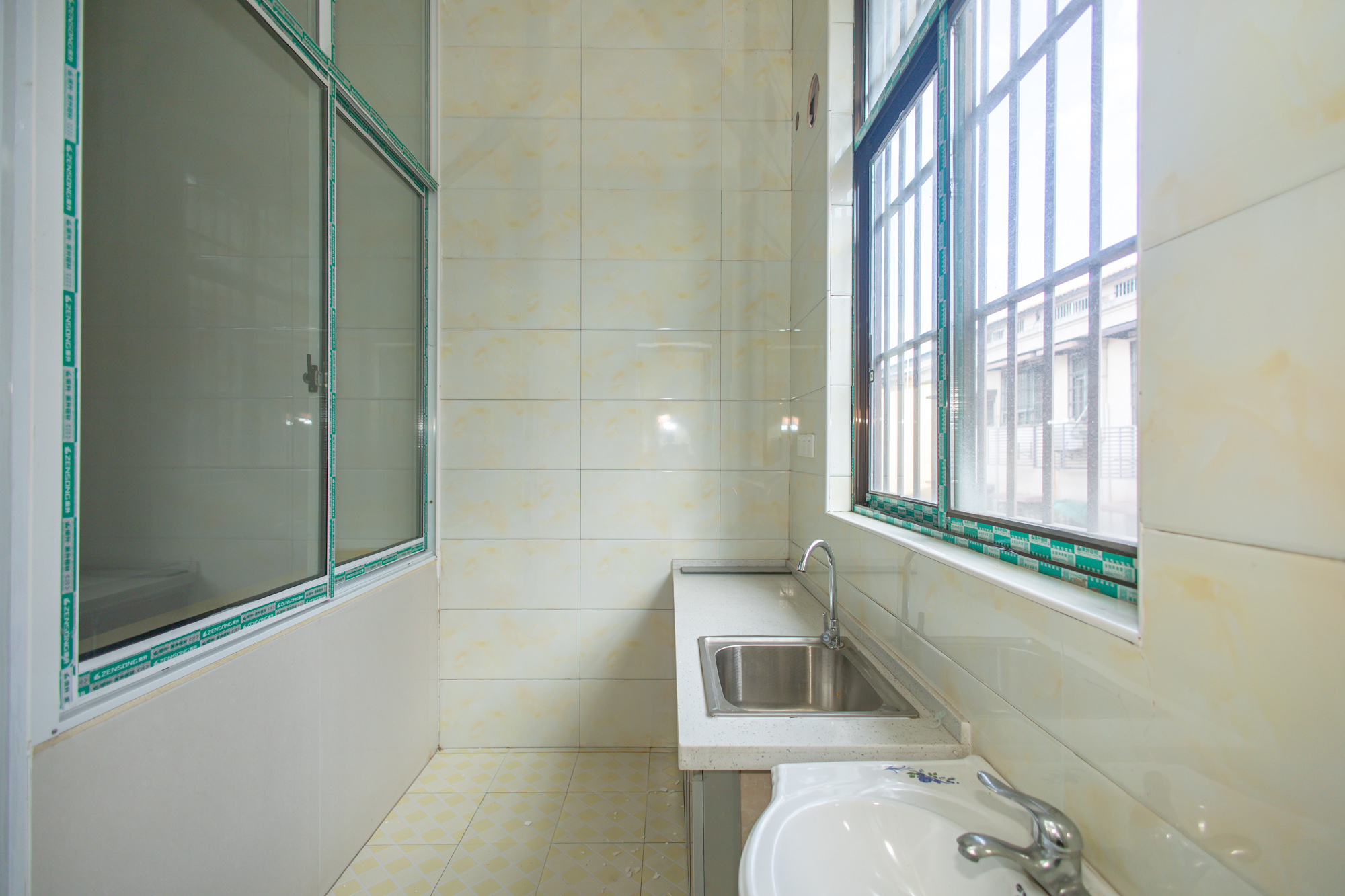 星沙三区  2室1厅1卫    78.0万厨房