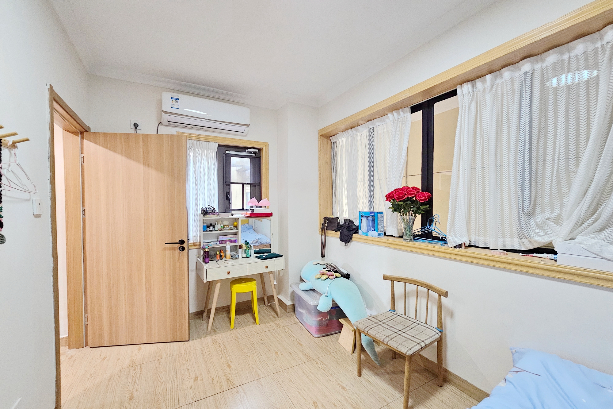 阳光城尚东湾蓝莓苑  4室2厅2卫    128.0万其他