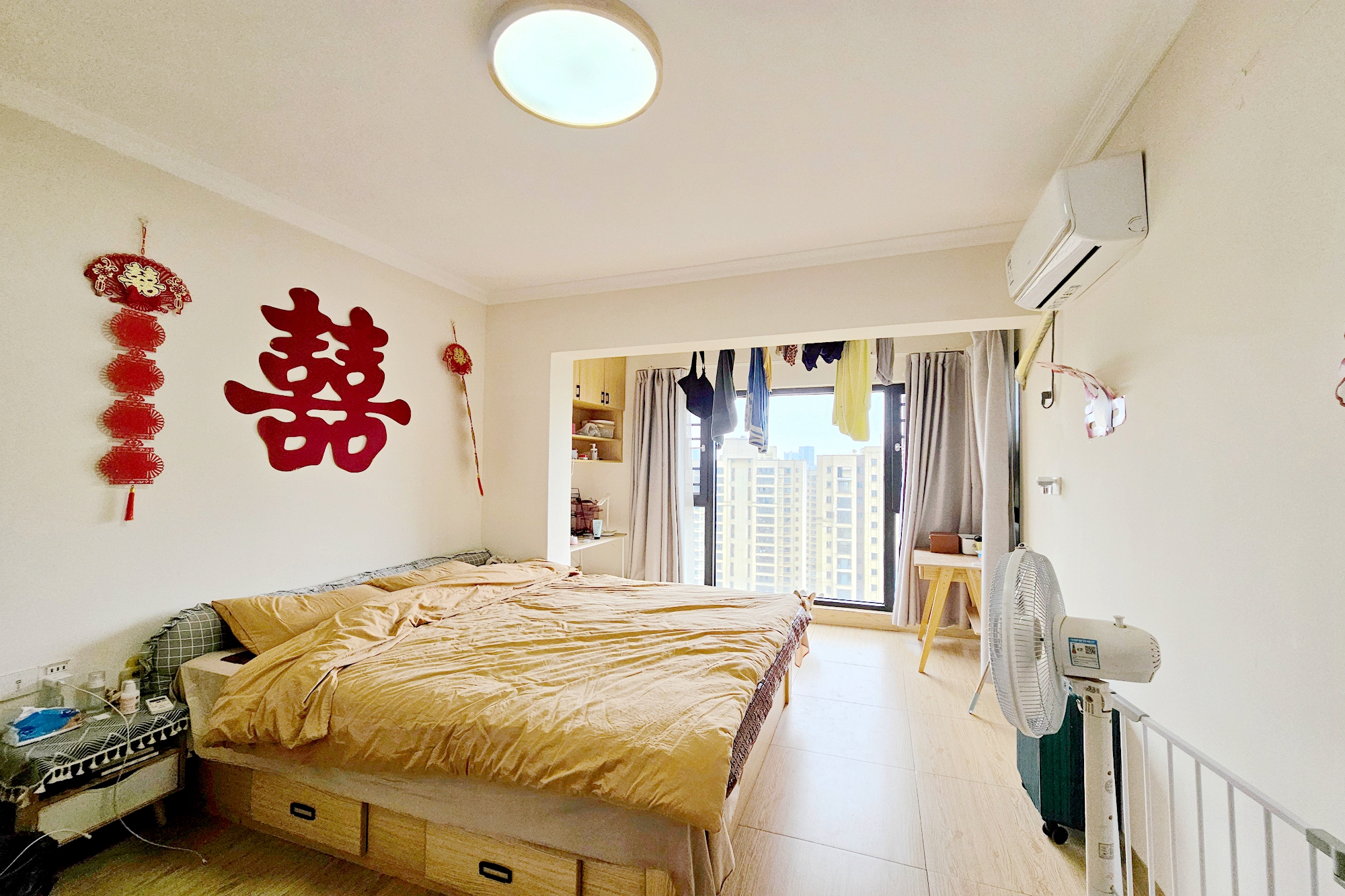 阳光城尚东湾蓝莓苑  4室2厅2卫    128.0万卧室