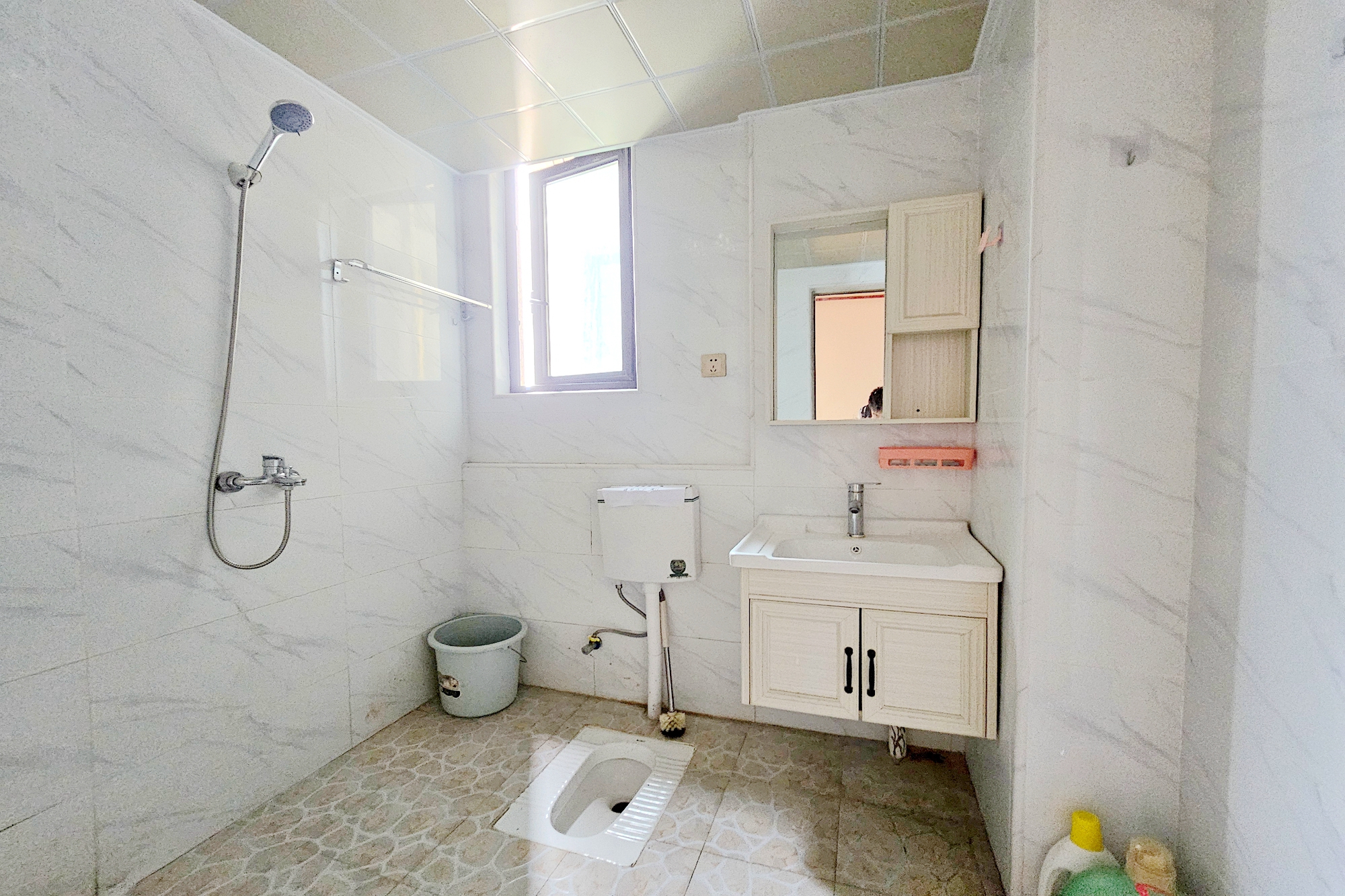 明昇壹城(明昇时代广场)二期  3室2厅2卫    140.0万 明昇壹城(明昇时代广场)二期  3室2厅2卫    140.0万卫生间