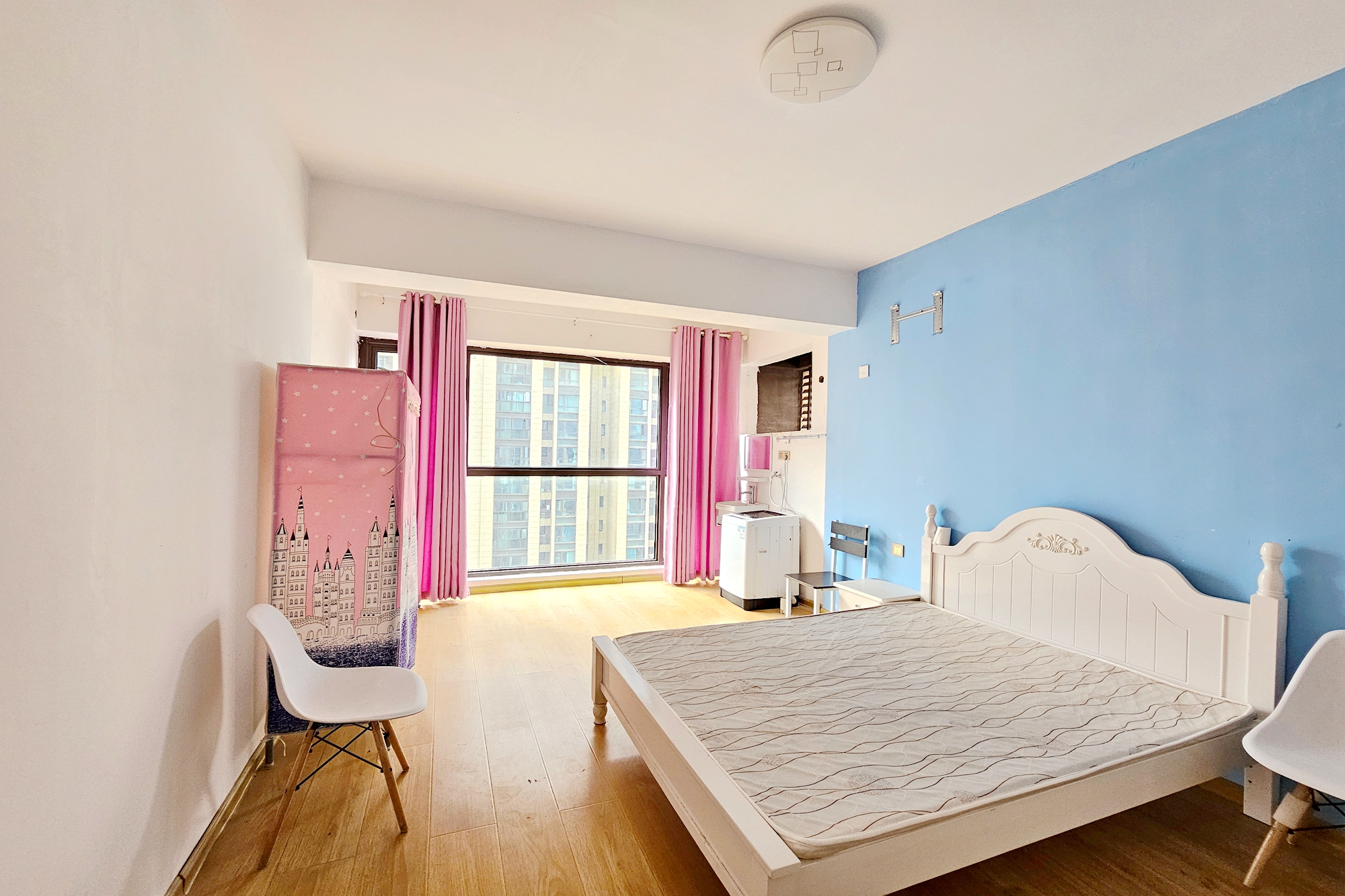 明昇壹城(明昇时代广场)二期  3室2厅2卫    140.0万 明昇壹城(明昇时代广场)二期  3室2厅2卫    140.0万卧室