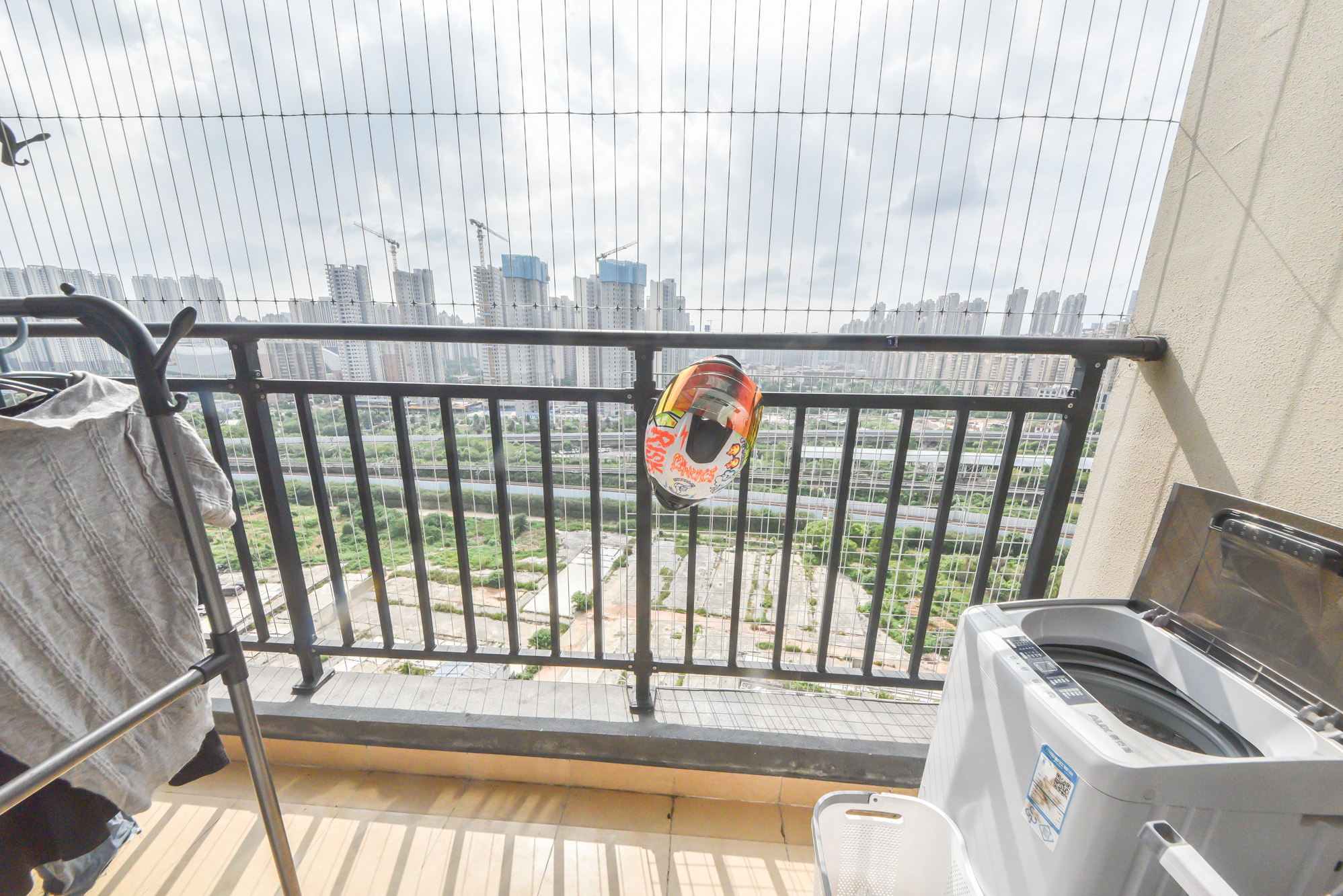 万科魅力之城  2室2厅1卫   82.00万阳台