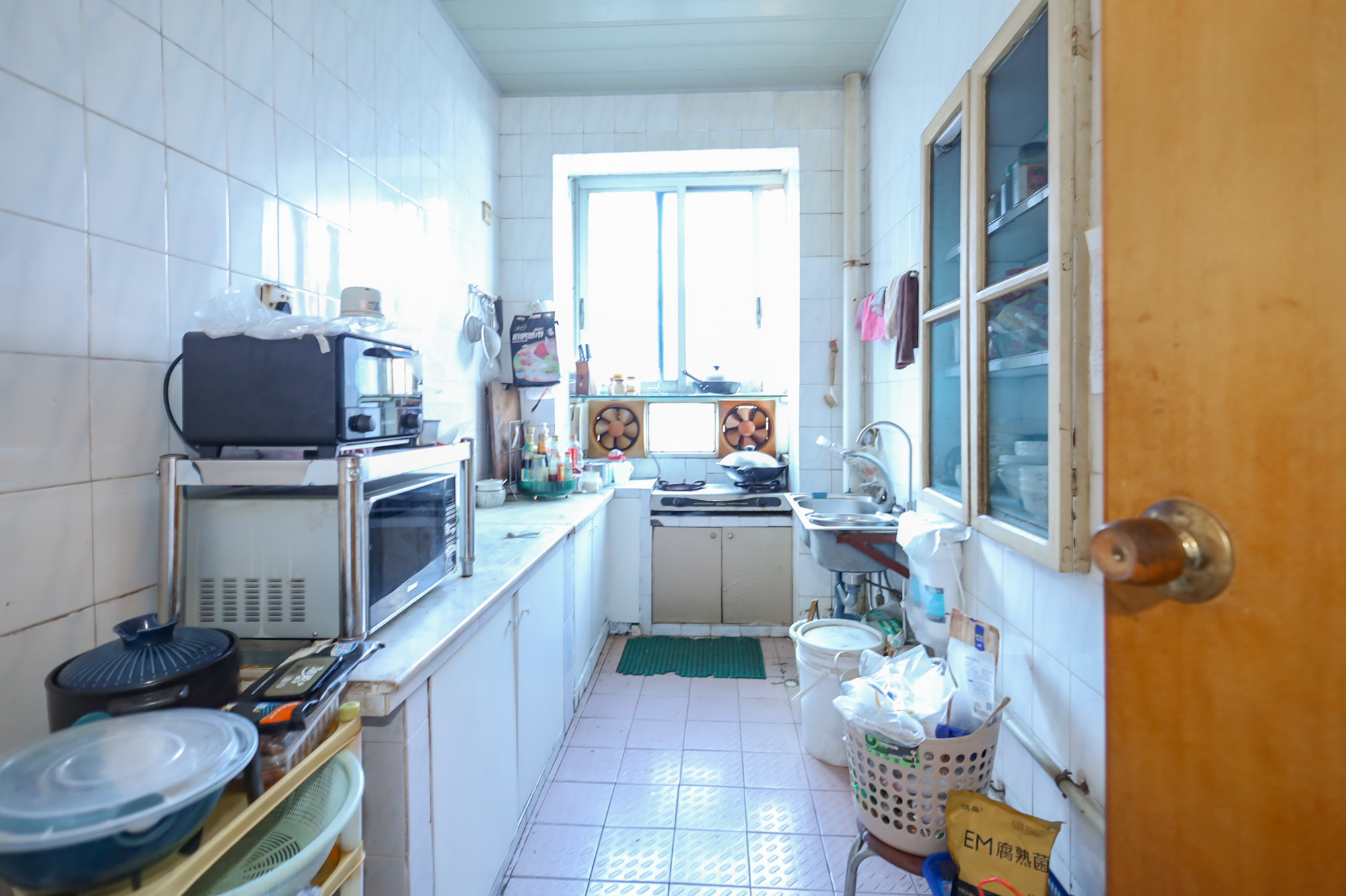 工商银行宿舍  3室2厅2卫    75.0万厨房