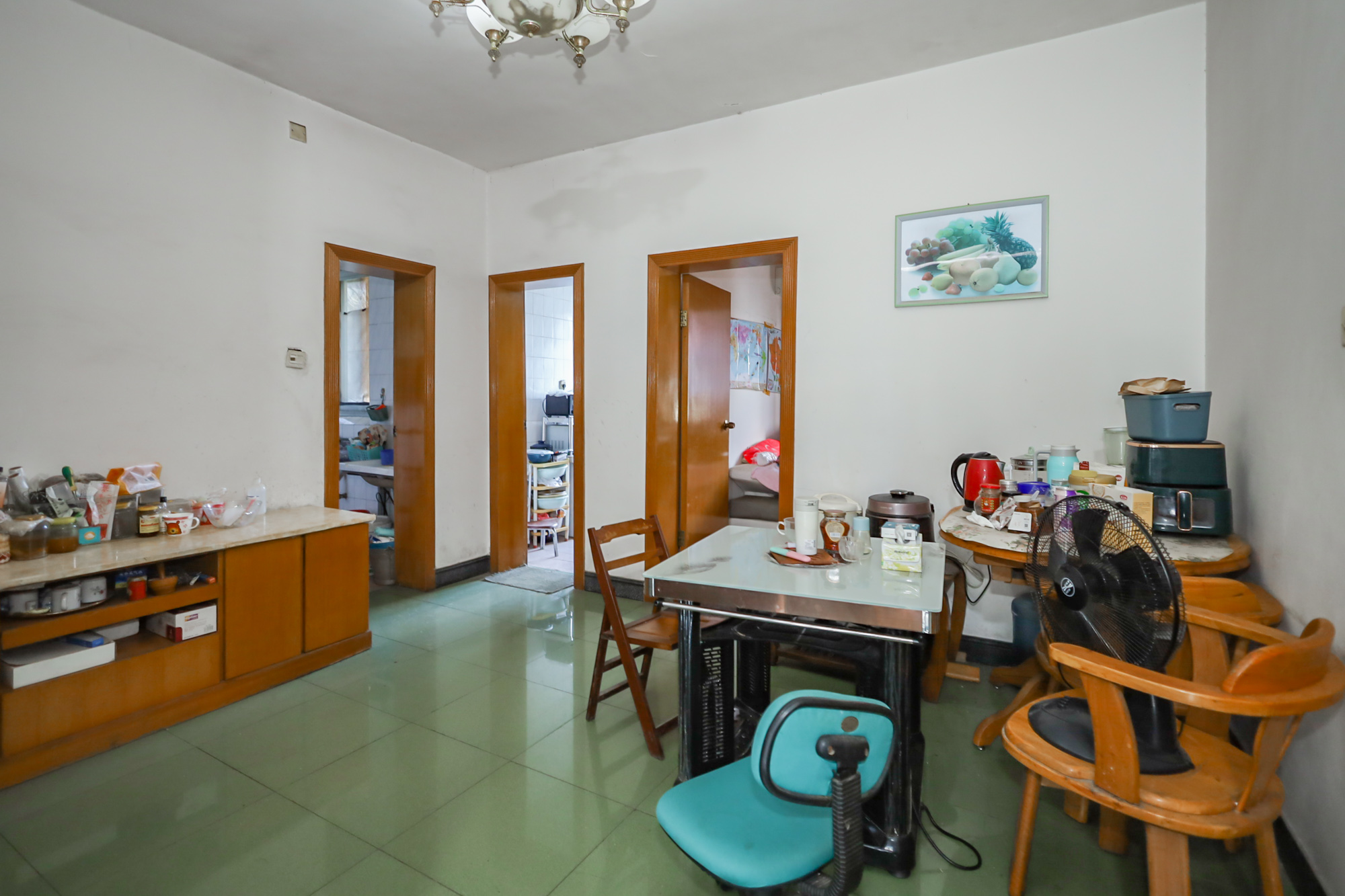 工商银行宿舍  3室2厅2卫    75.0万客厅