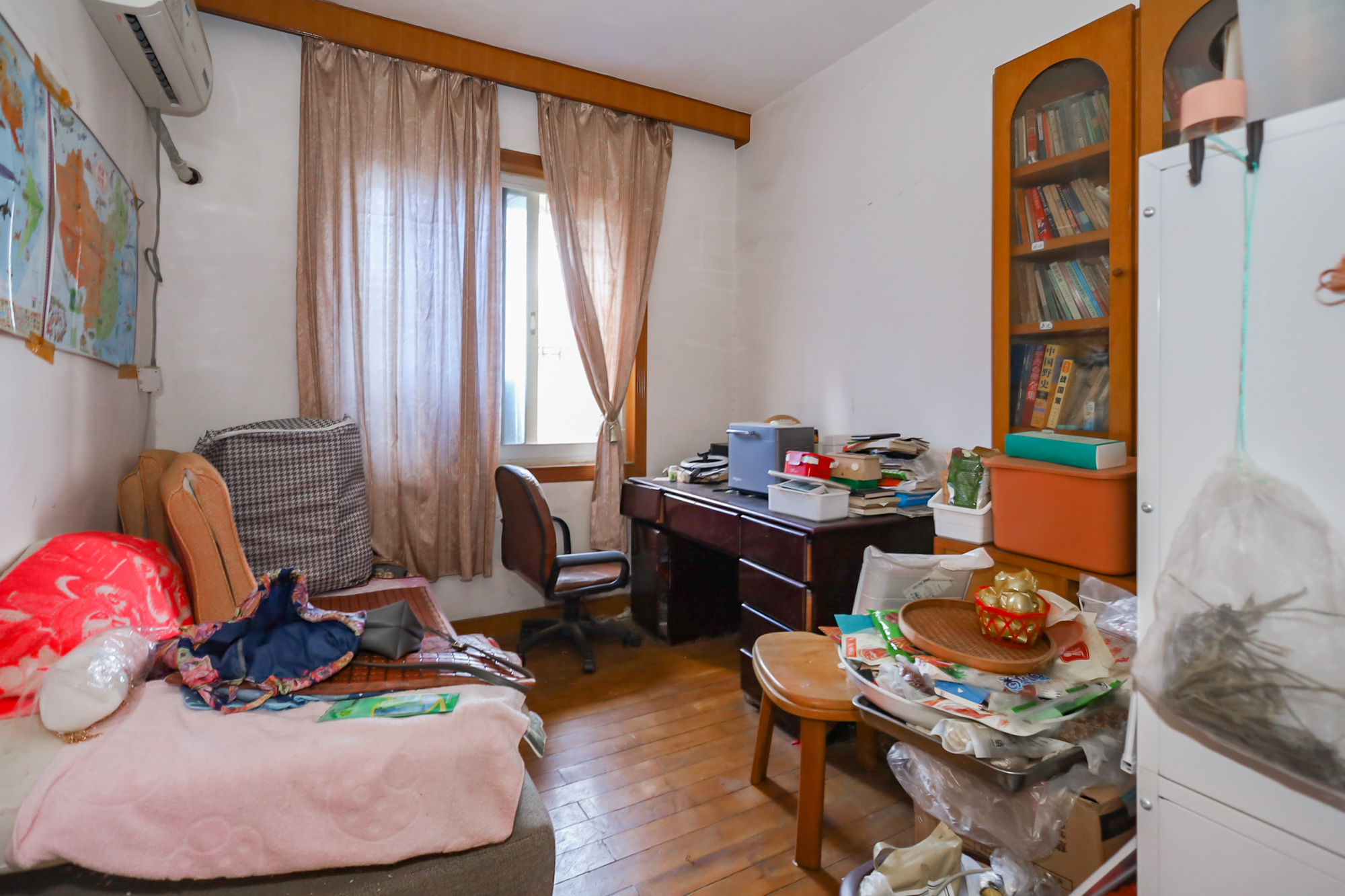 工商银行宿舍  3室2厅2卫    75.0万卧室