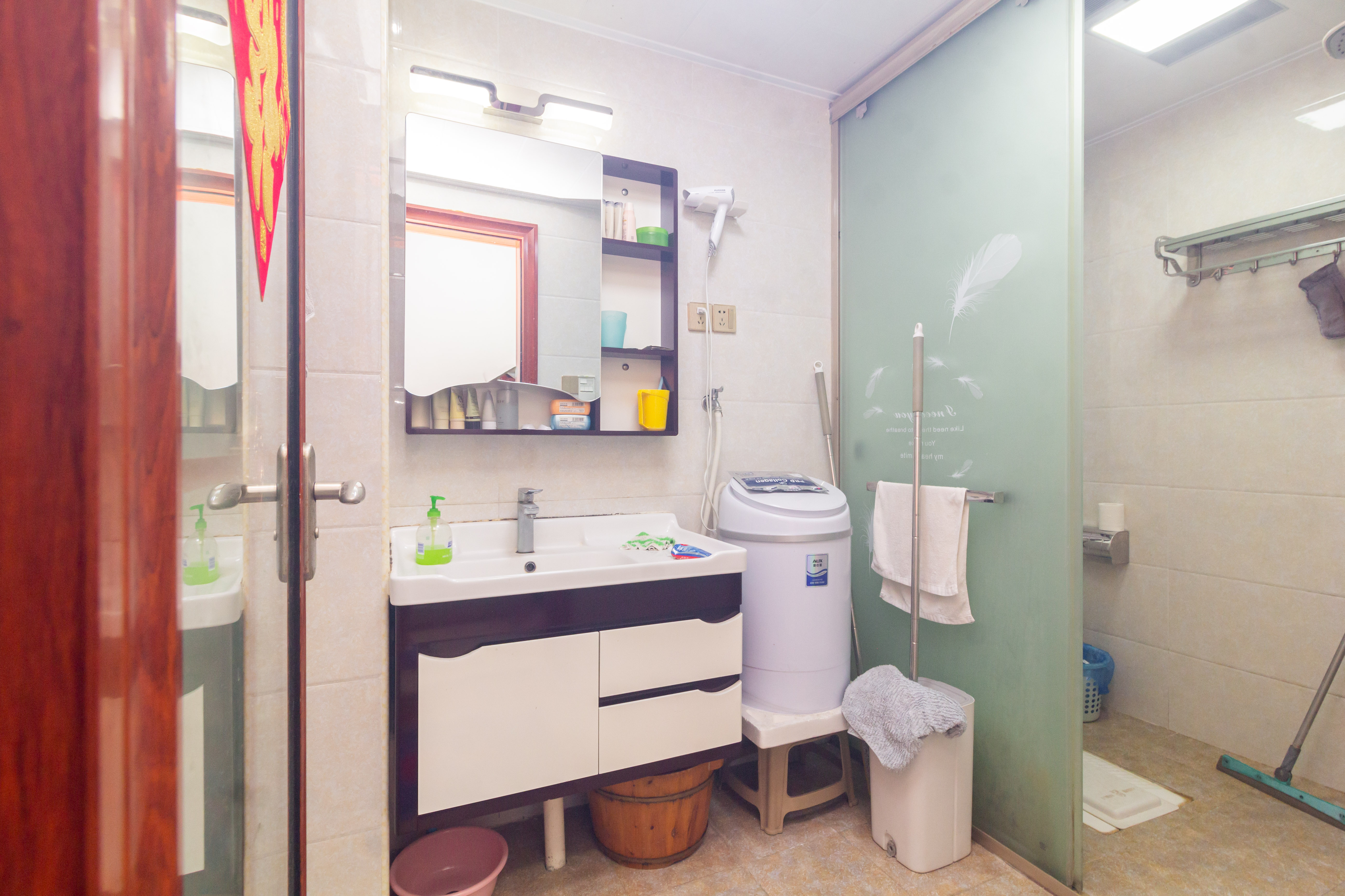 辉煌国际城一期 4室2厅2卫 141.0万 辉煌国际城一期 4室2厅2卫 141.0万卫生间