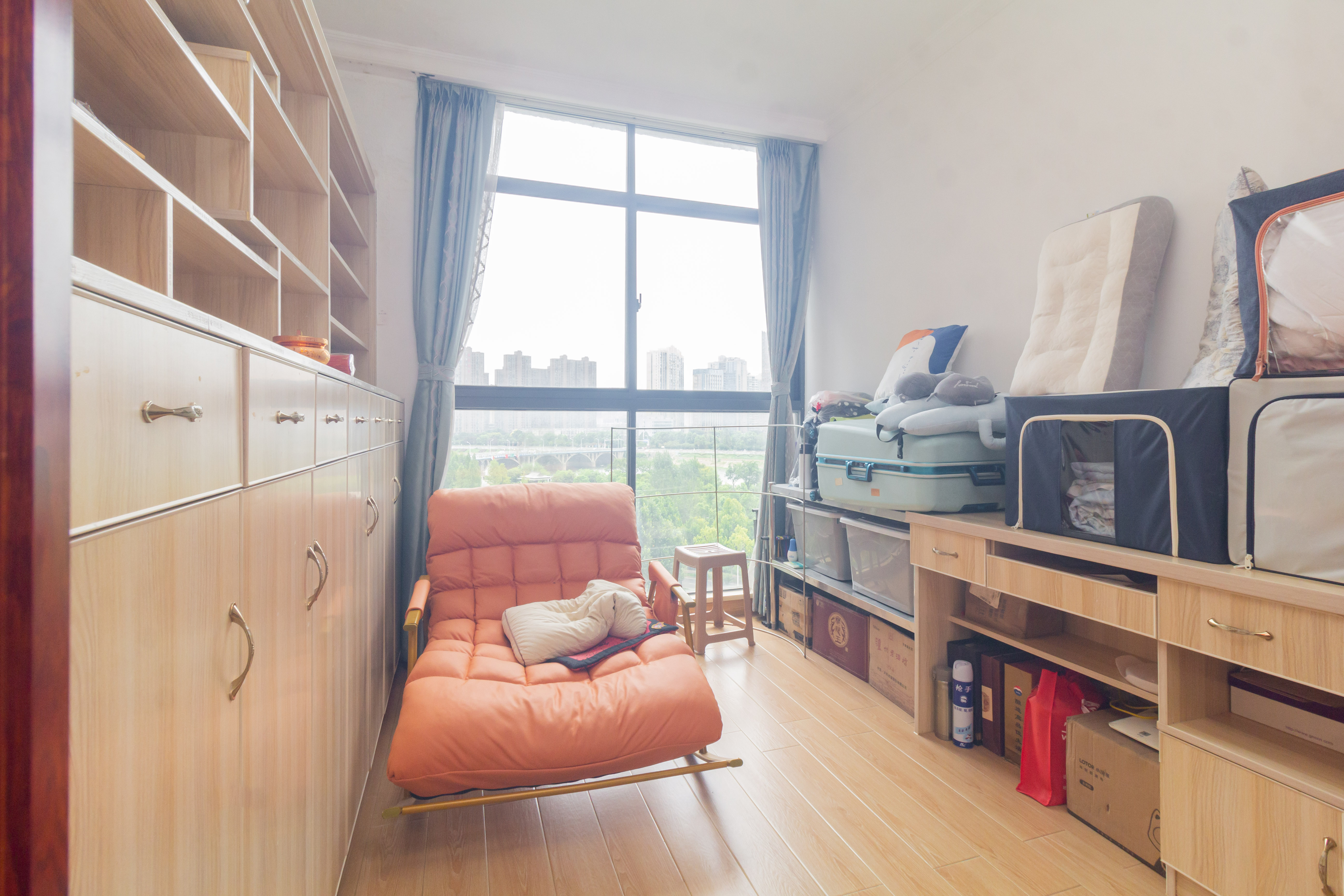 辉煌国际城一期 4室2厅2卫 141.0万 辉煌国际城一期 4室2厅2卫 141.0万卧室