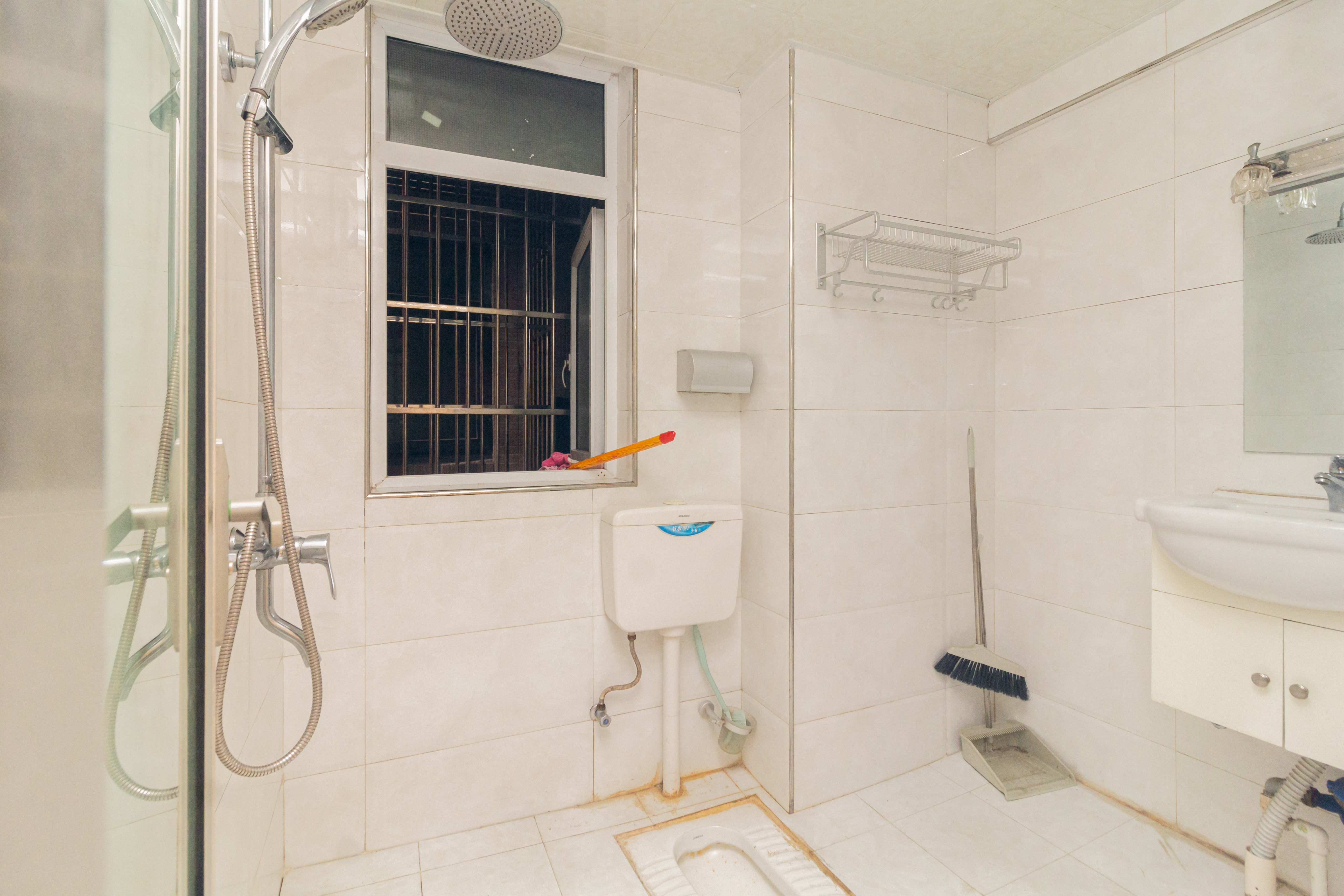 爵士湘  1室1厅1卫    18.8万 爵士湘  1室1厅1卫    18.8万卫生间